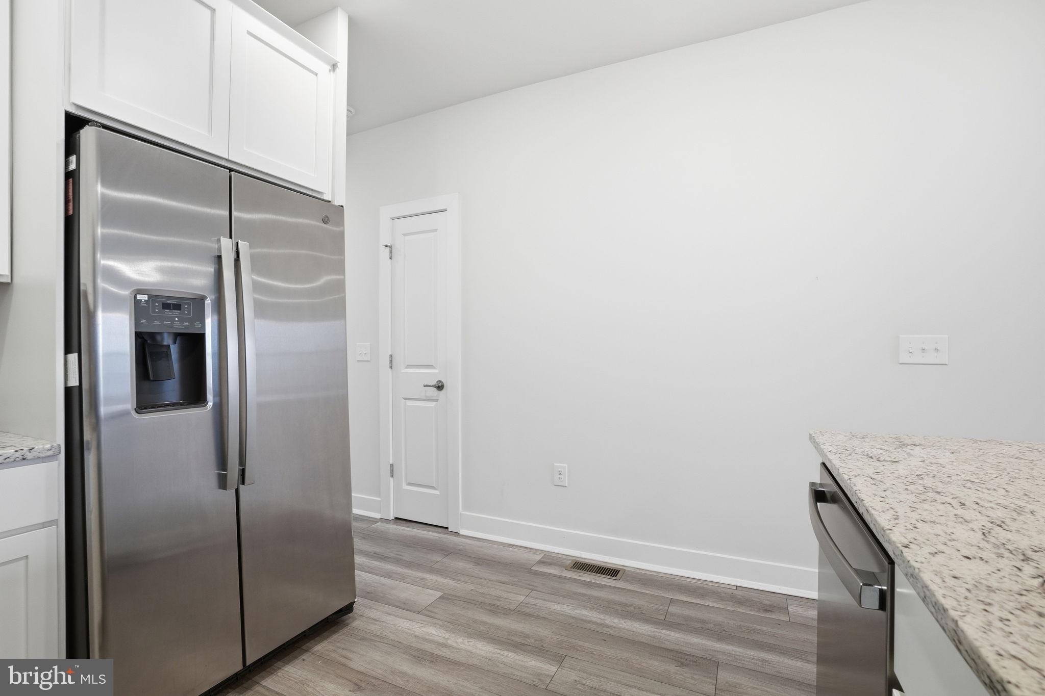 WATERSIDE - Residential