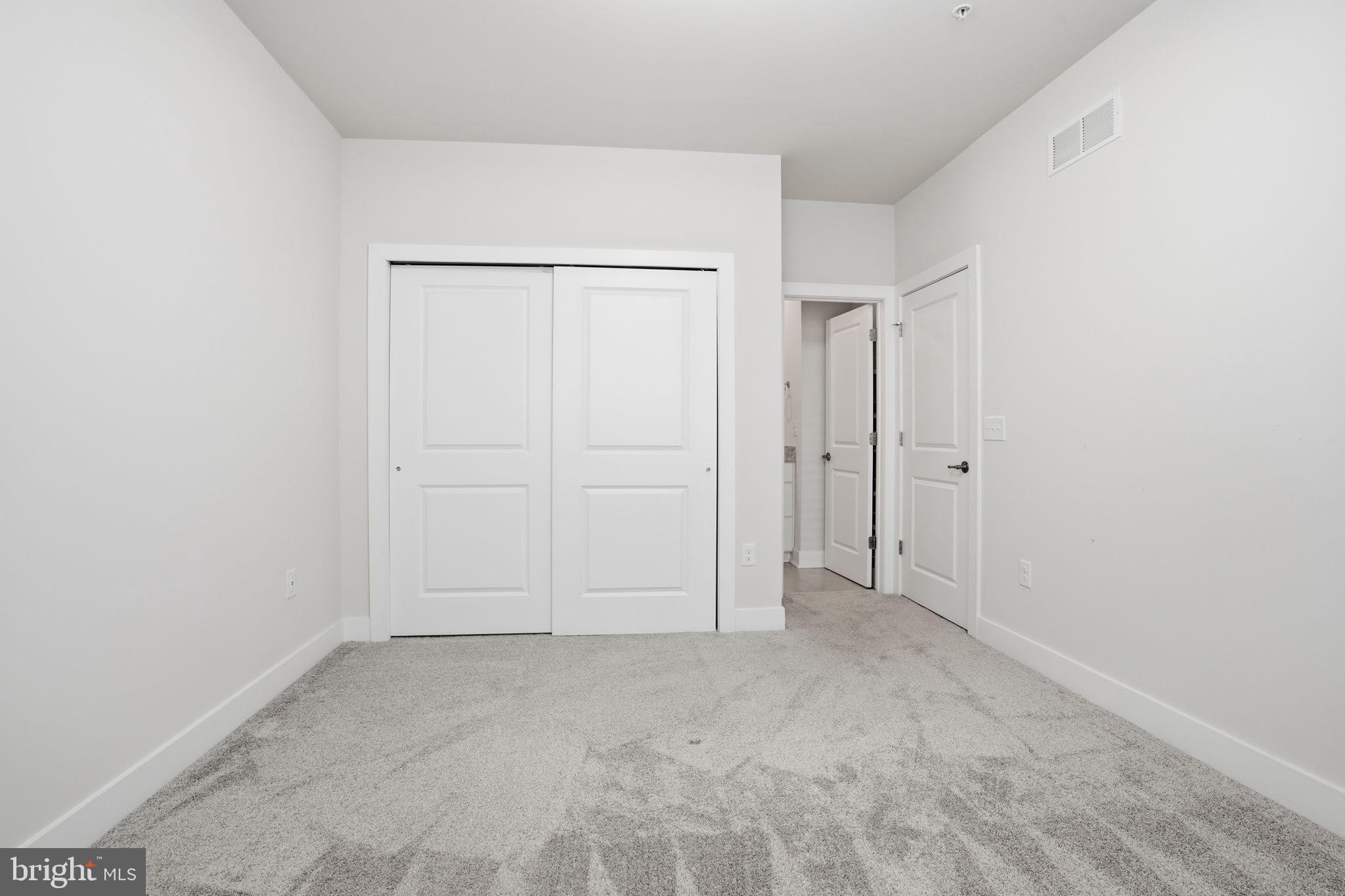 WATERSIDE - Residential