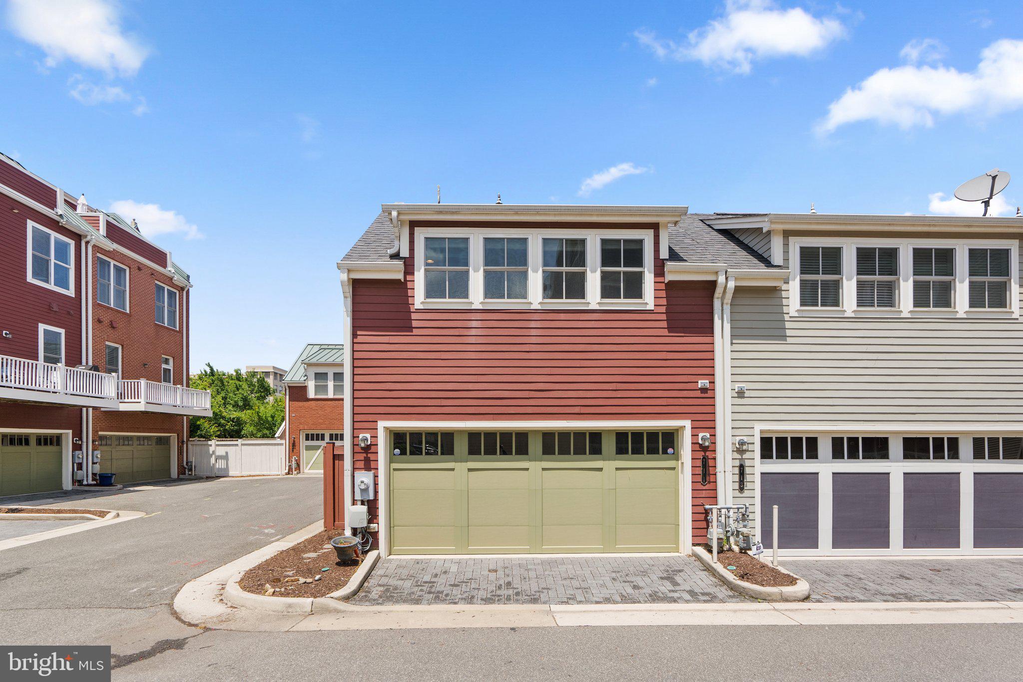 POTOMAC YARD - Residential Lease