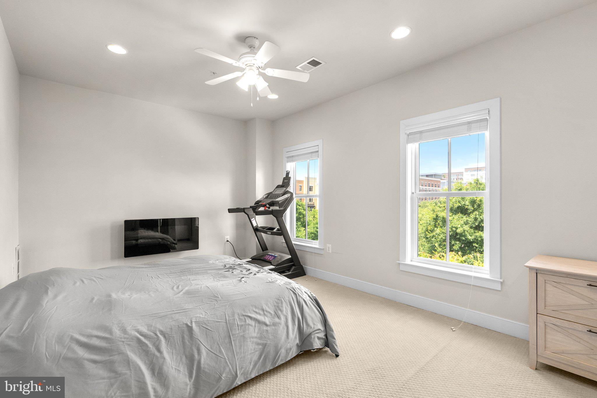 POTOMAC YARD - Residential Lease