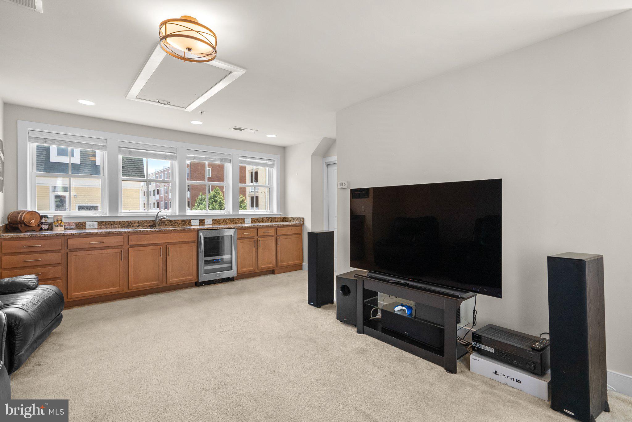 POTOMAC YARD - Residential Lease