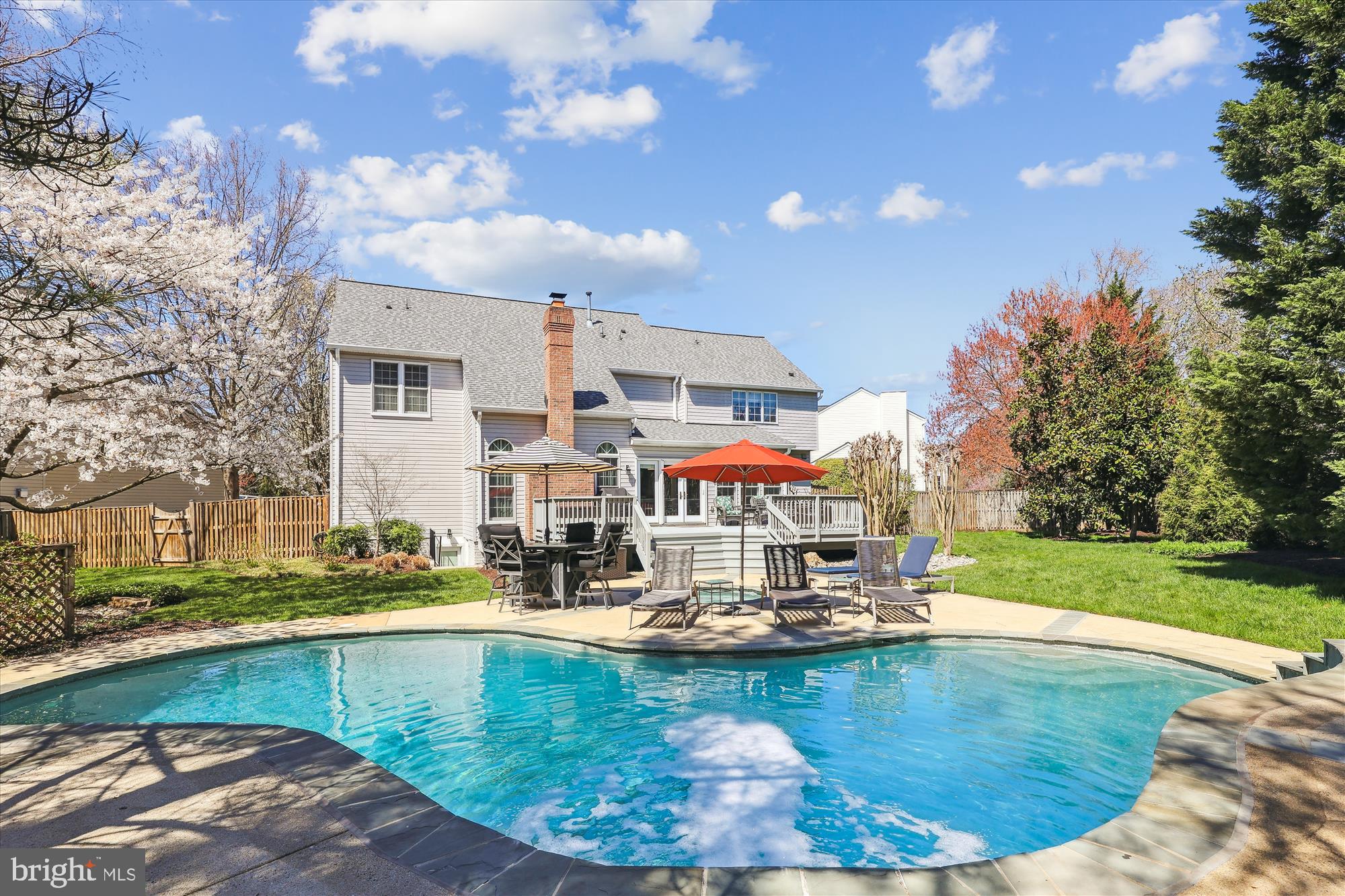 ISLAND CREEK - Residential