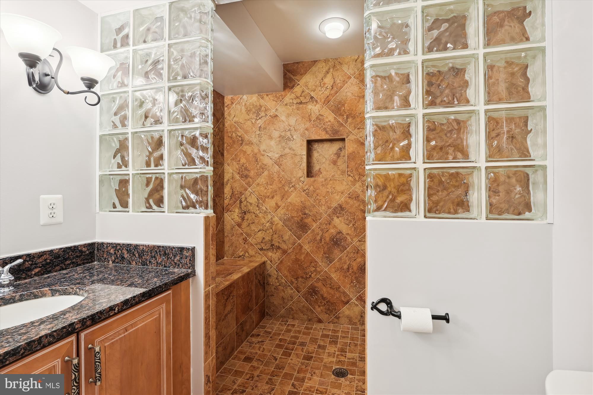 ISLAND CREEK - Residential