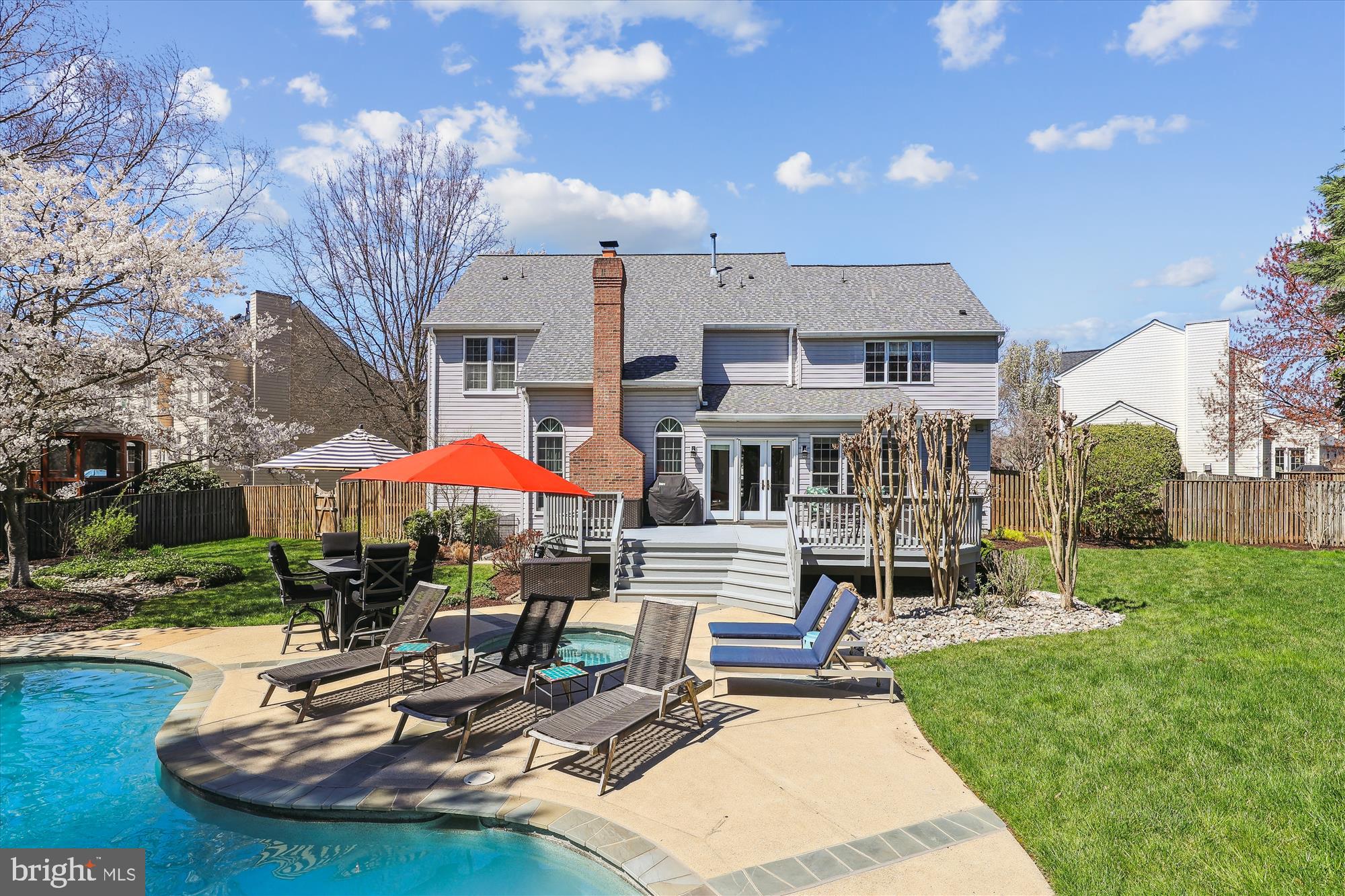 ISLAND CREEK - Residential