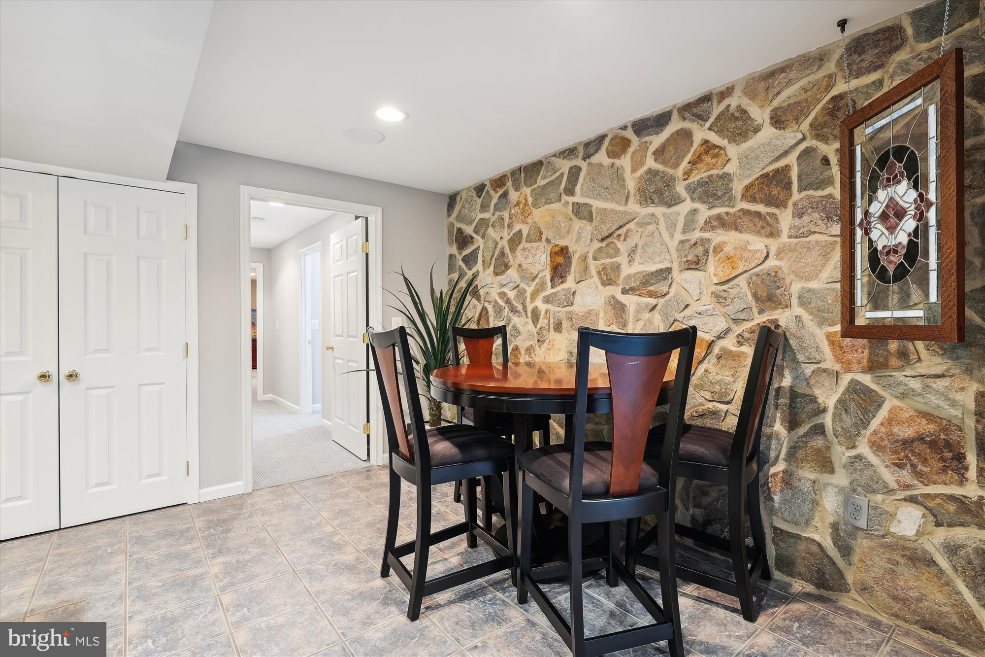 ISLAND CREEK - Residential