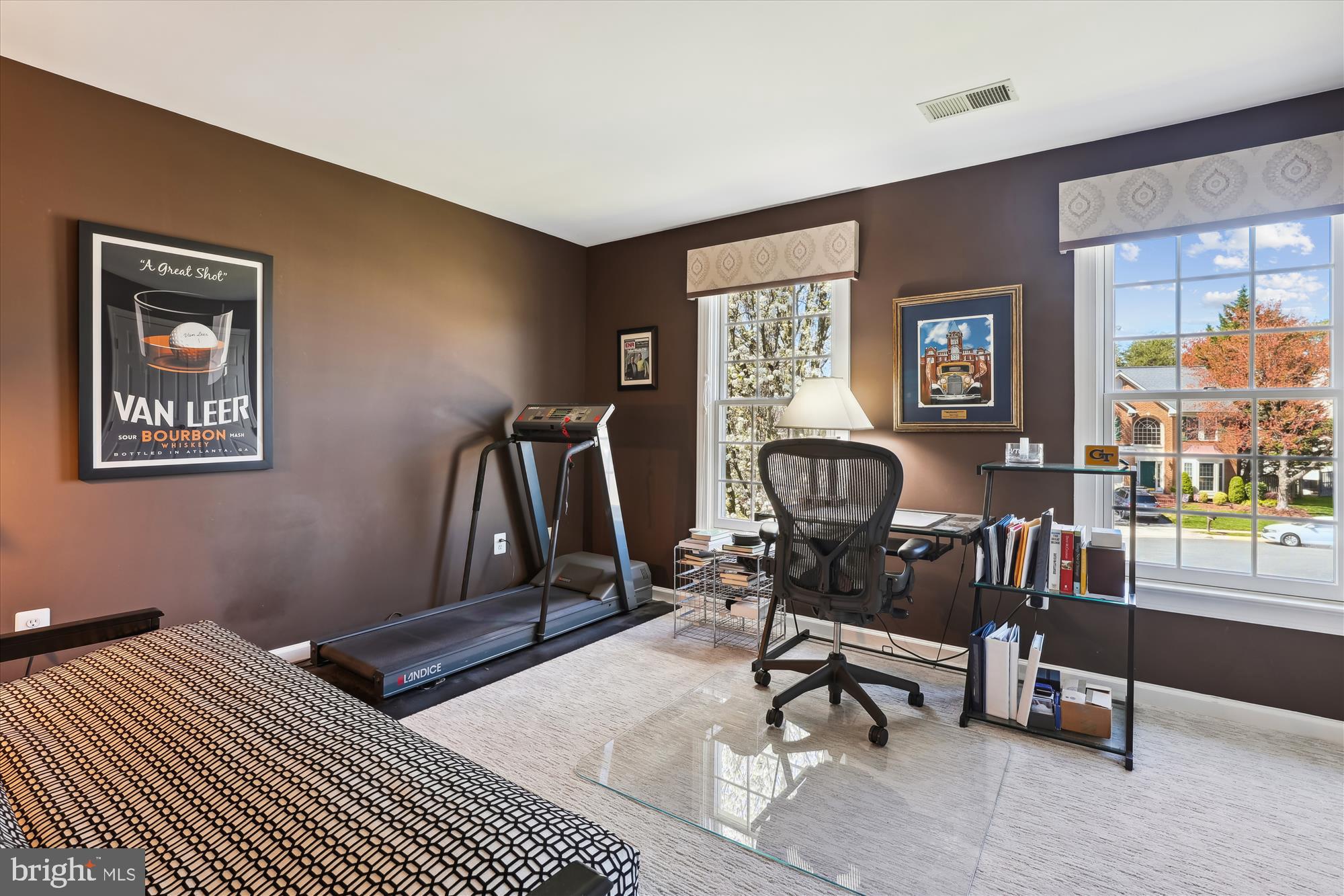 ISLAND CREEK - Residential