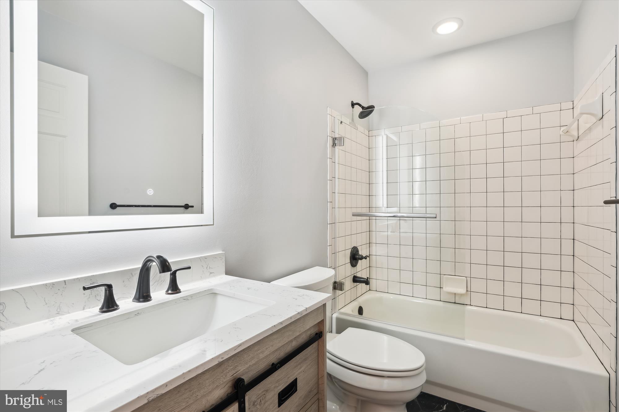 ISLAND CREEK - Residential