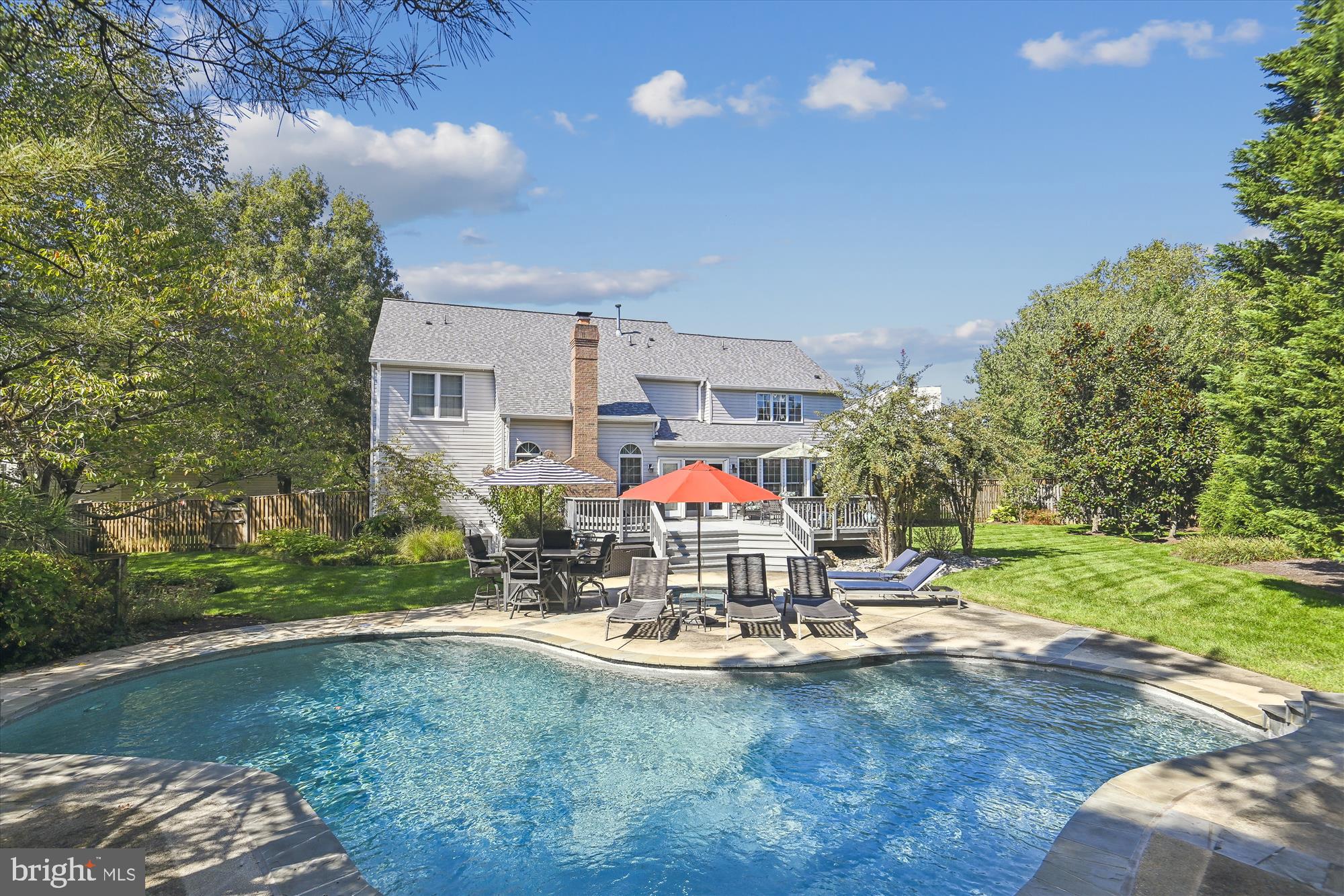 ISLAND CREEK - Residential