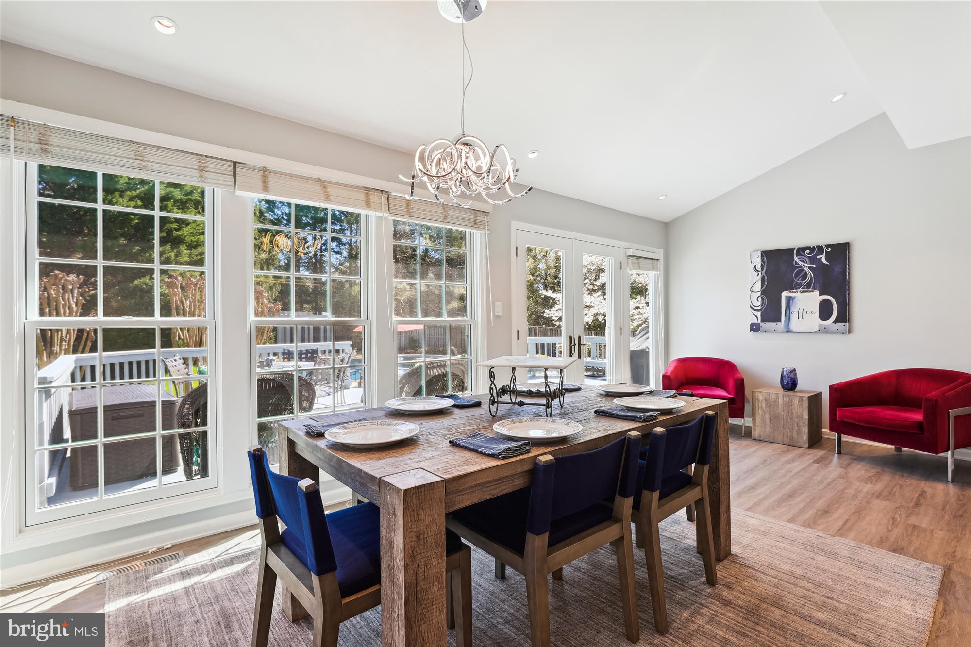 ISLAND CREEK - Residential