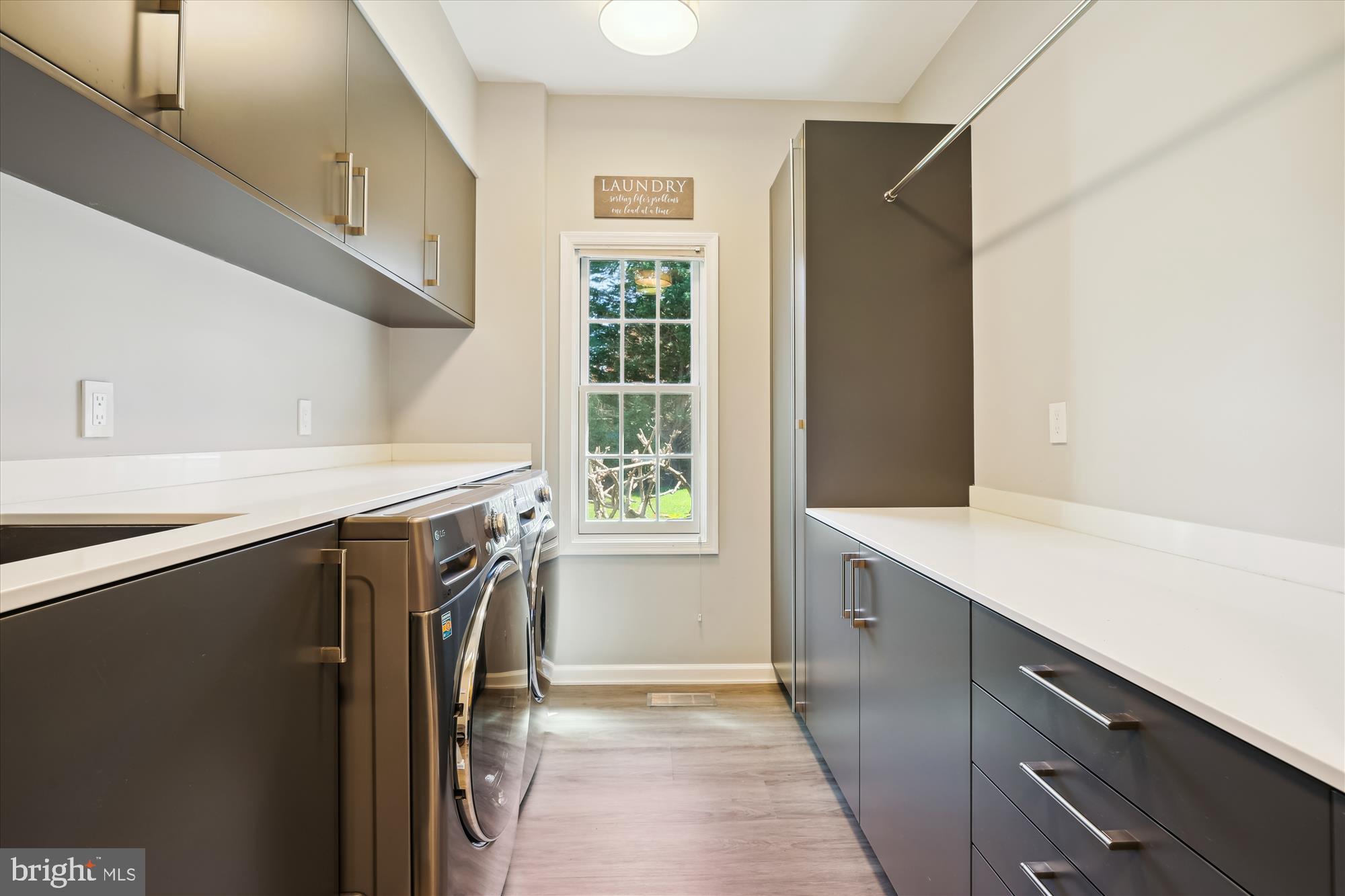 ISLAND CREEK - Residential