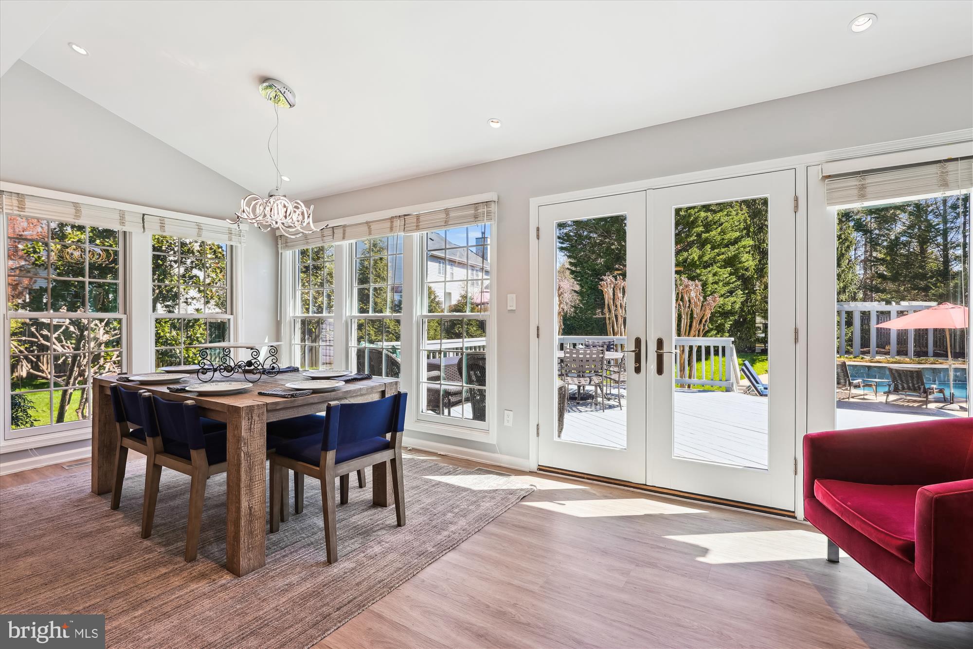 ISLAND CREEK - Residential