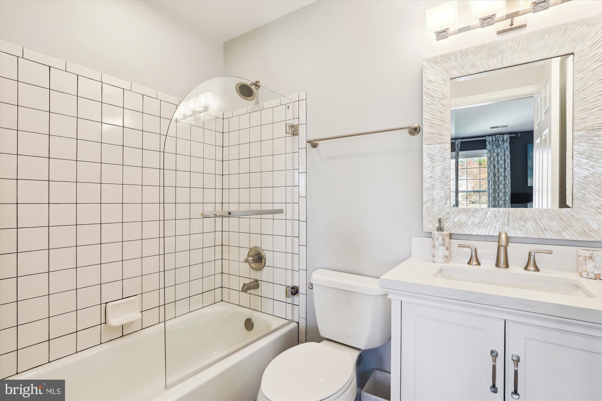 ISLAND CREEK - Residential