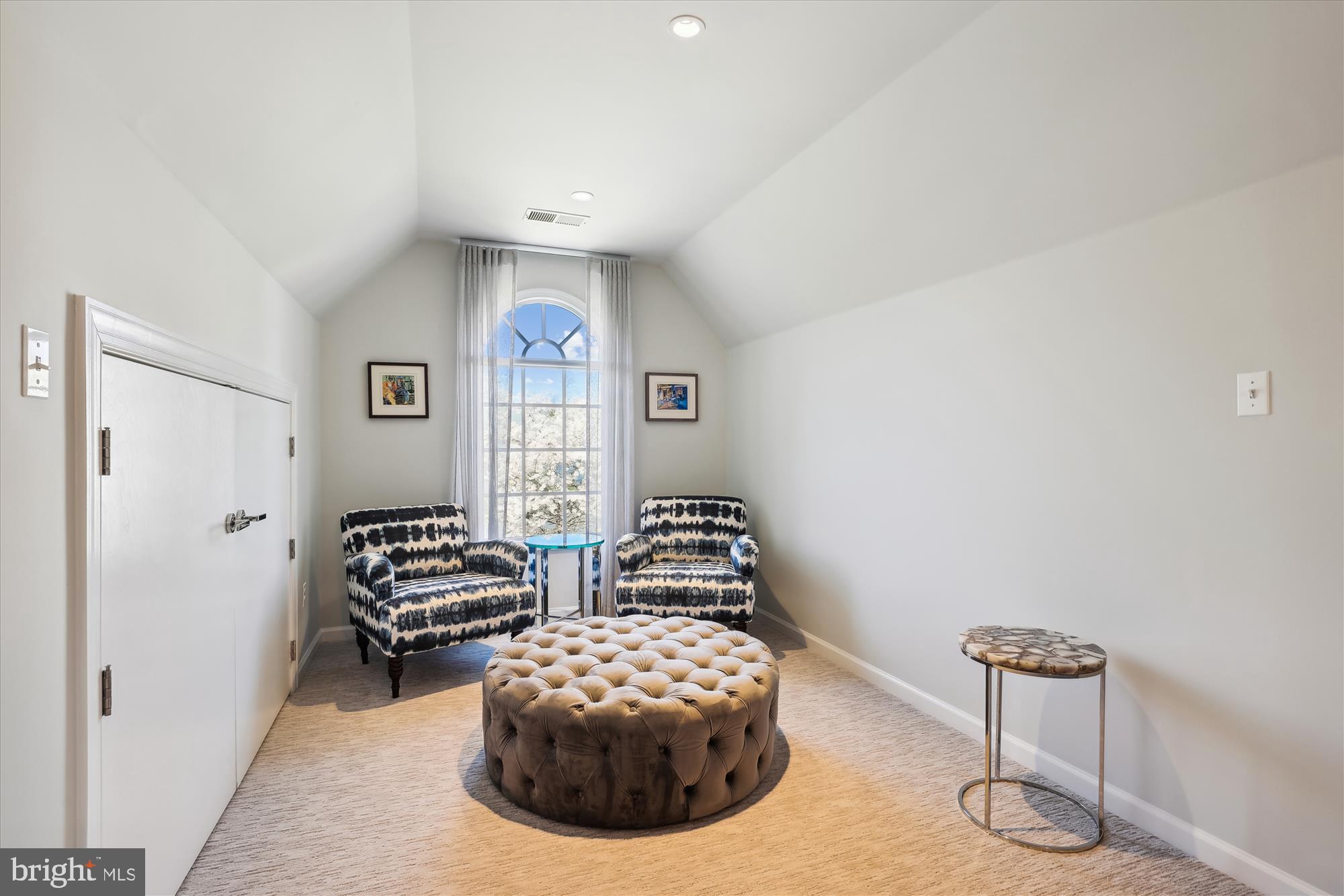 ISLAND CREEK - Residential