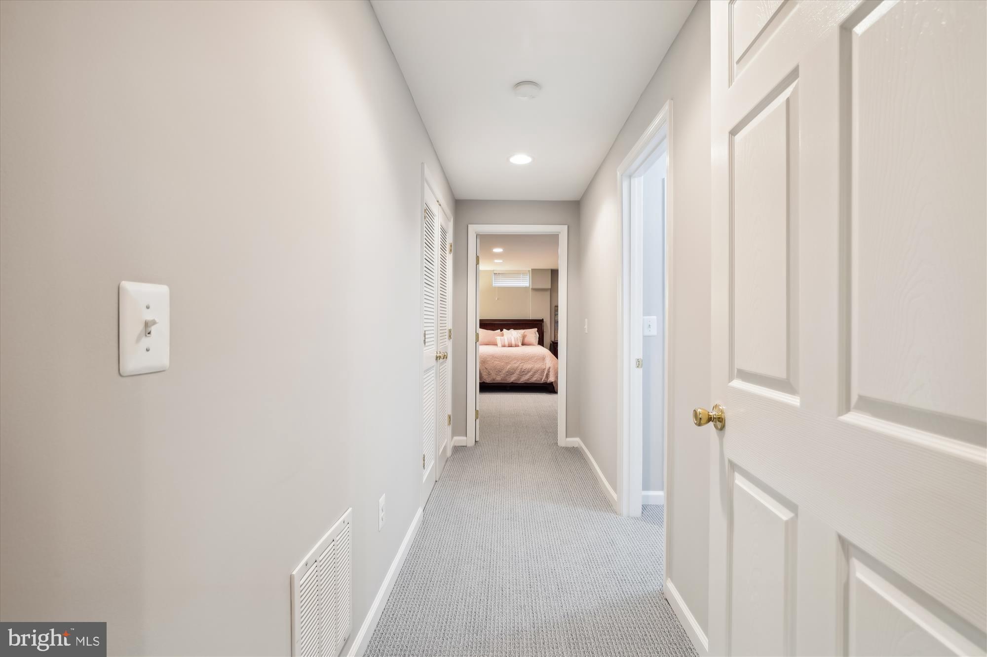 ISLAND CREEK - Residential