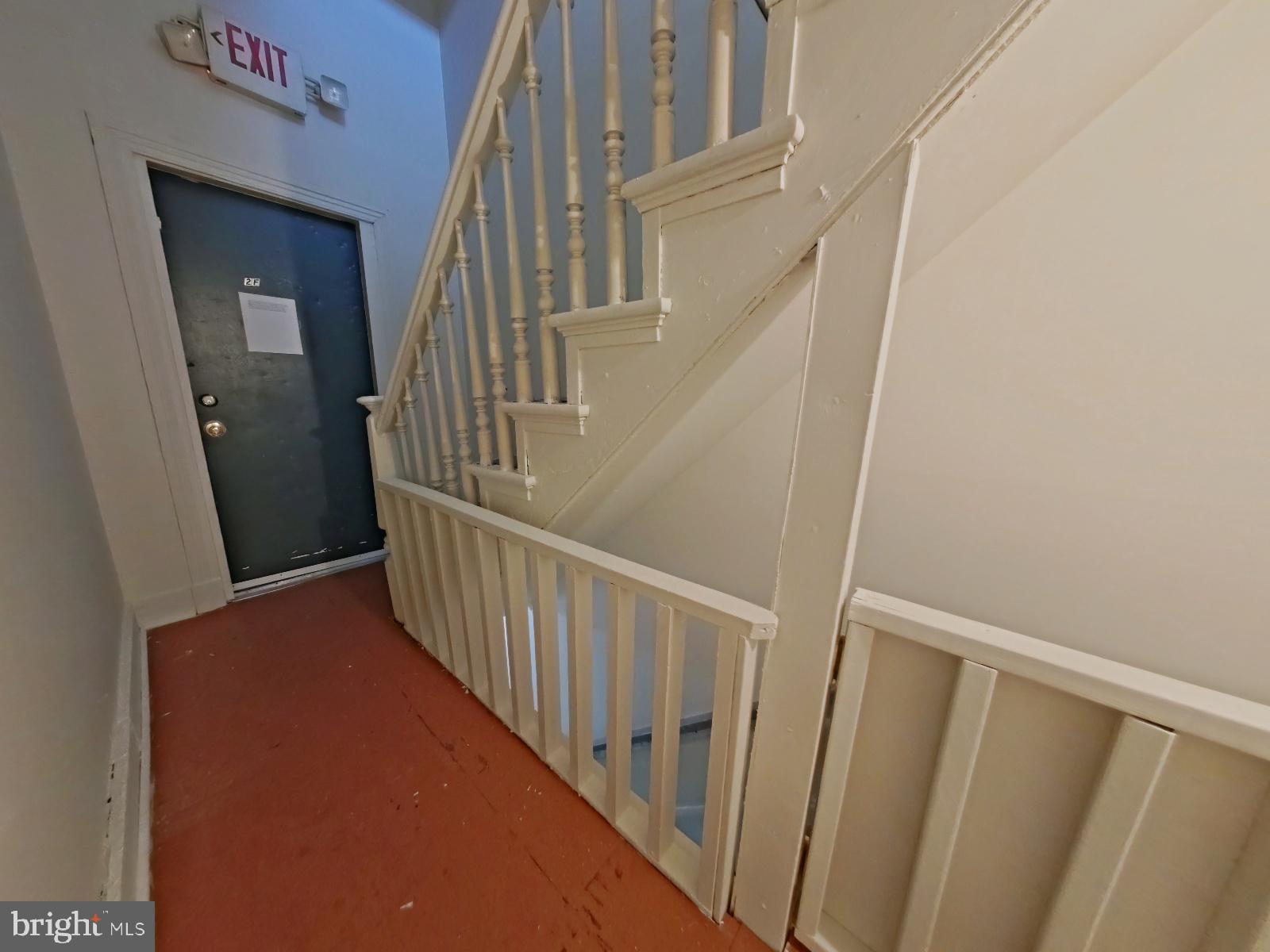 FRANKFORD - Commercial Sale