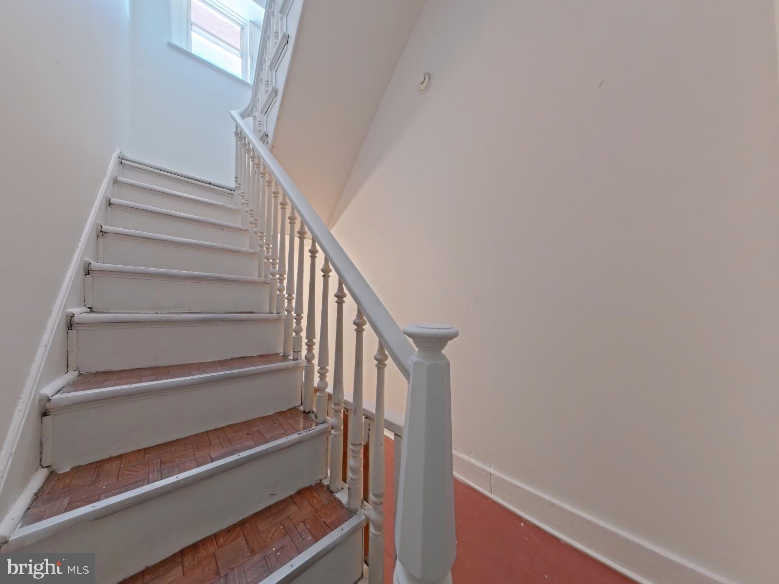 FRANKFORD - Commercial Sale