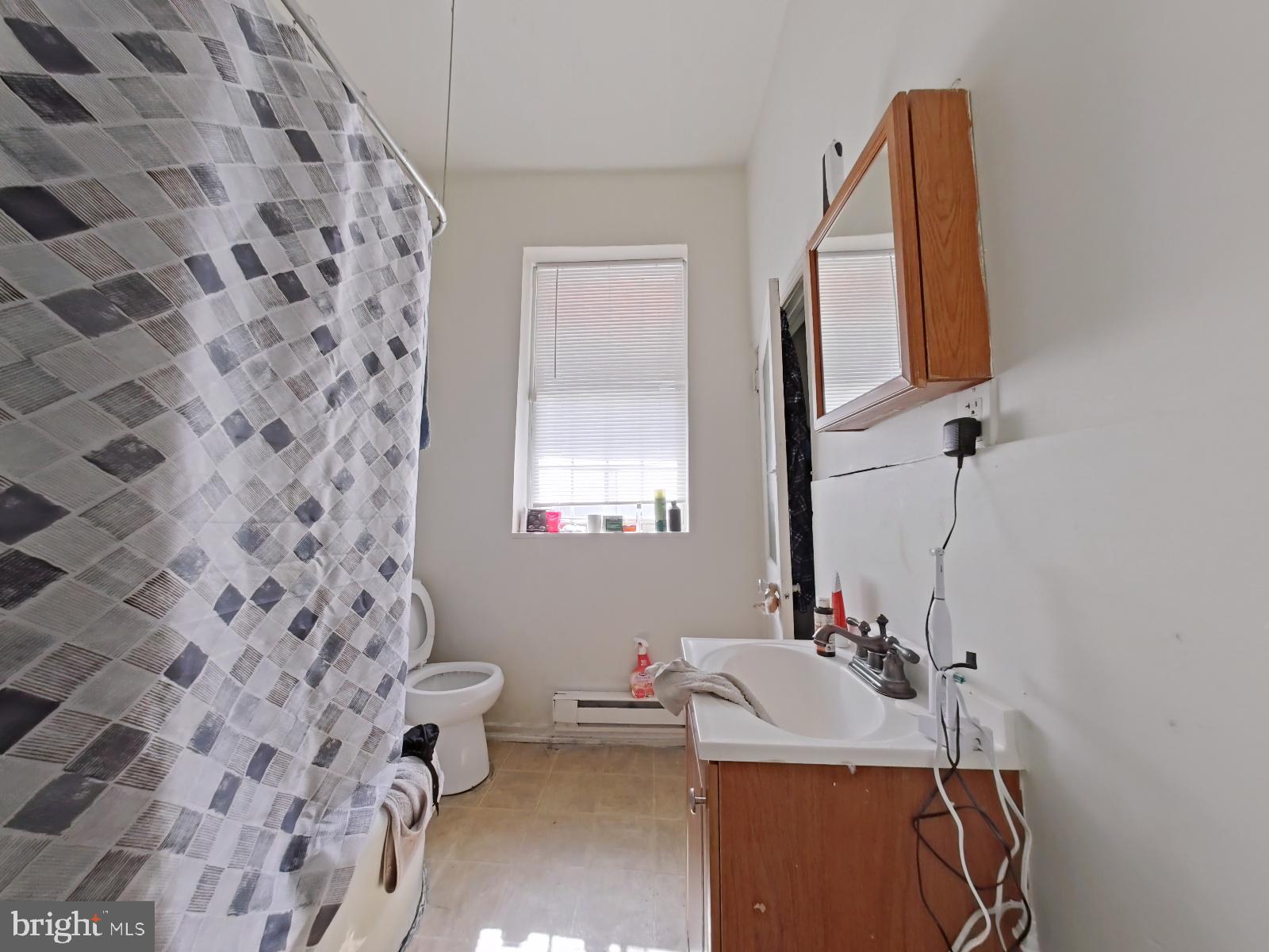 FRANKFORD - Commercial Sale