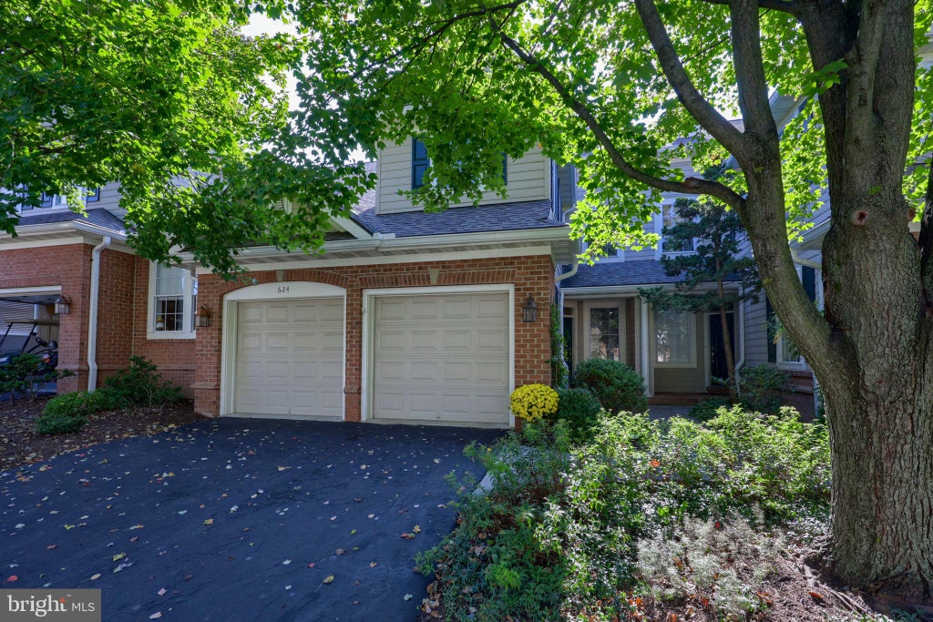 Photo of 624 Northfield Road, LITITZ, PA 17543 (MLS # PALA2096670)