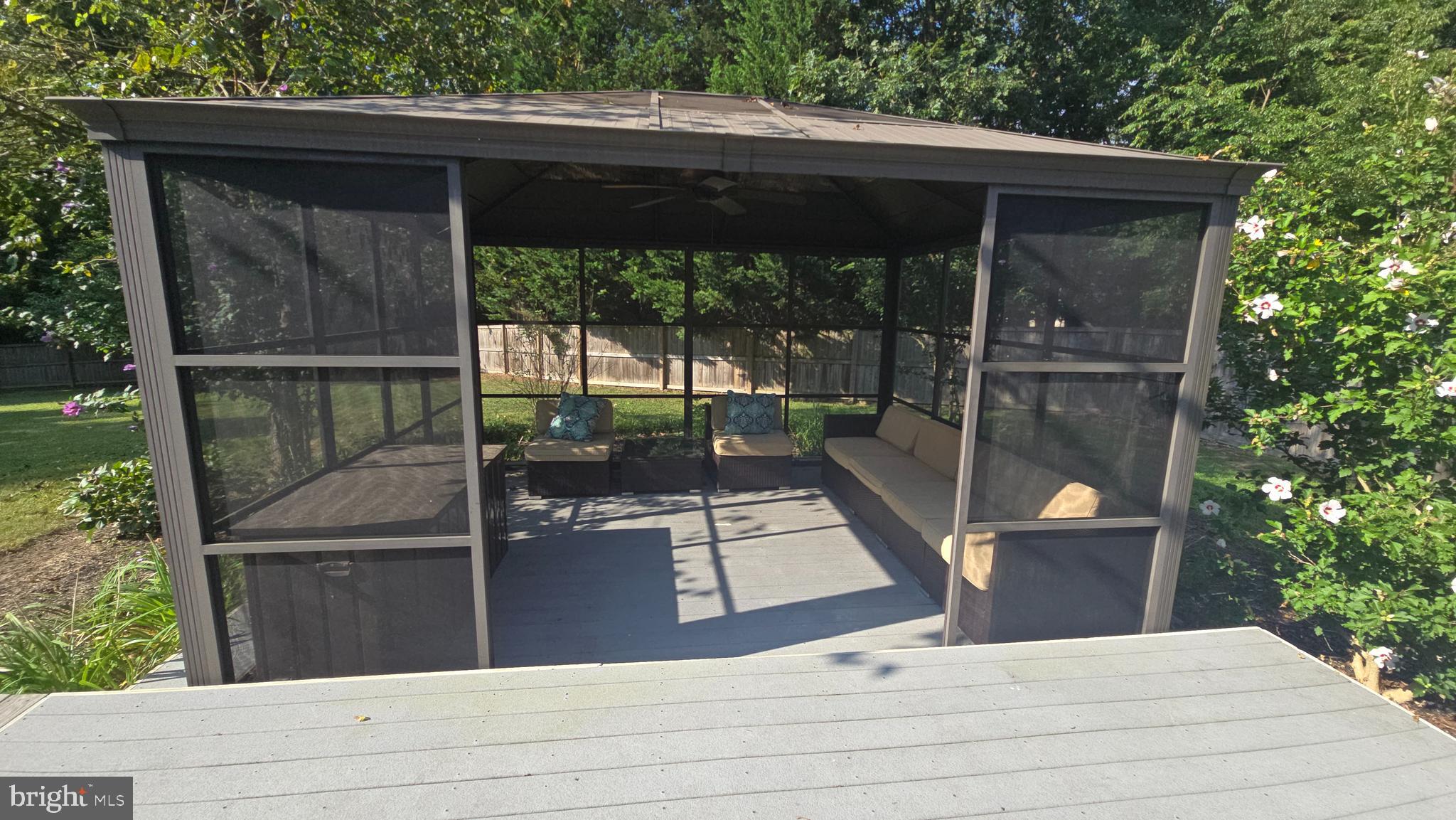 FOXCREST MANOR - Residential