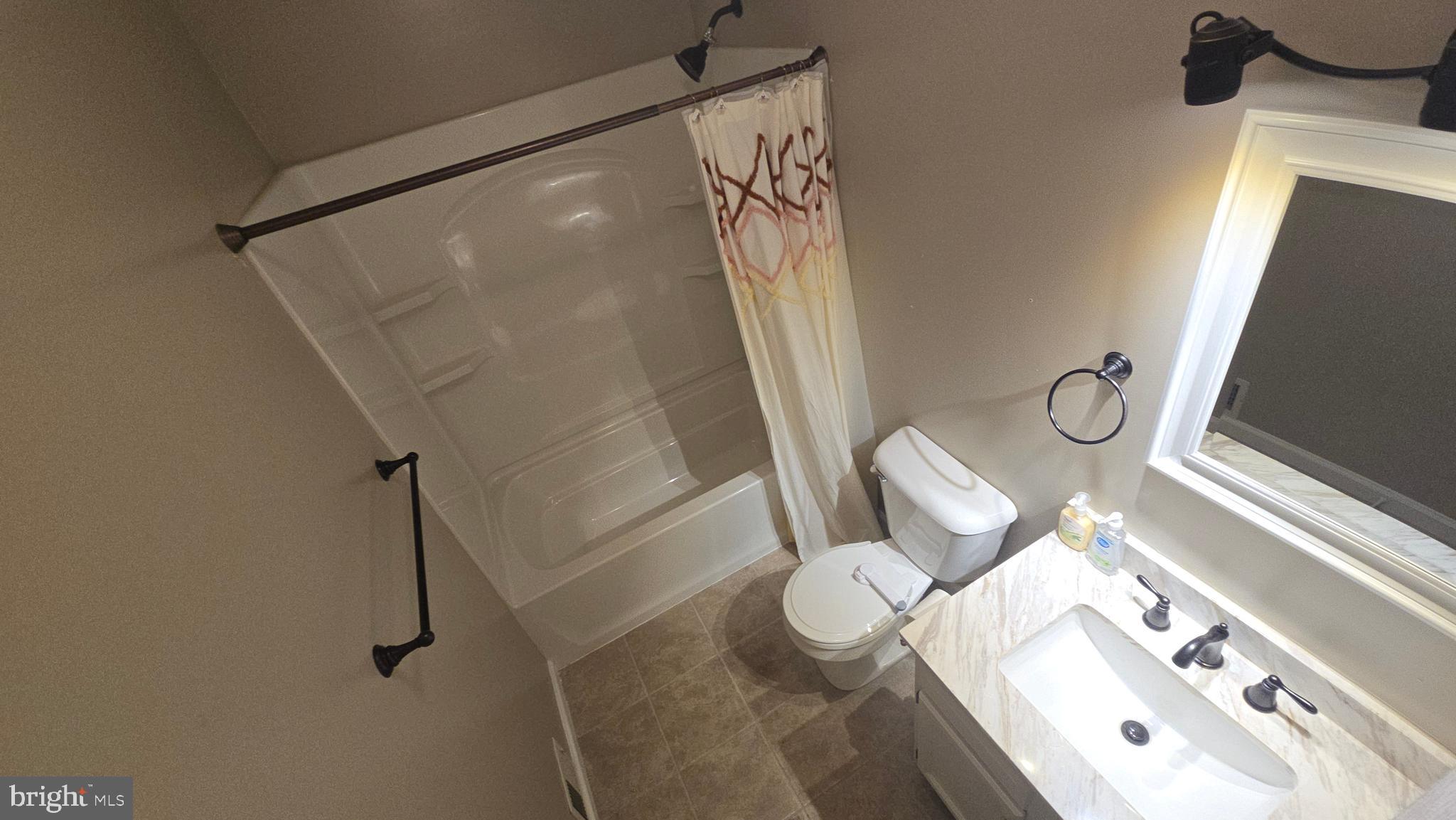 FOXCREST MANOR - Residential