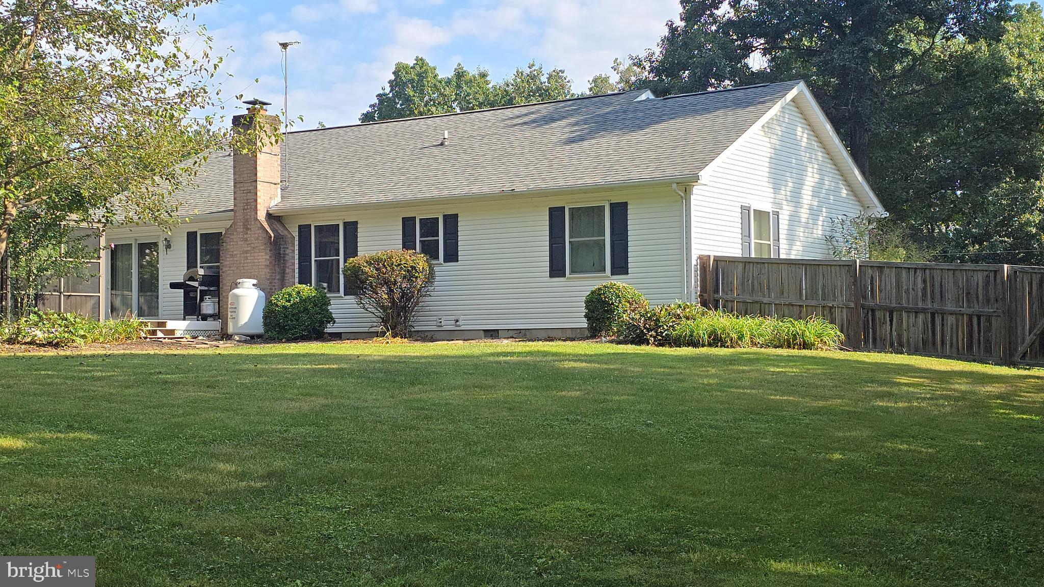 FOXCREST MANOR - Residential