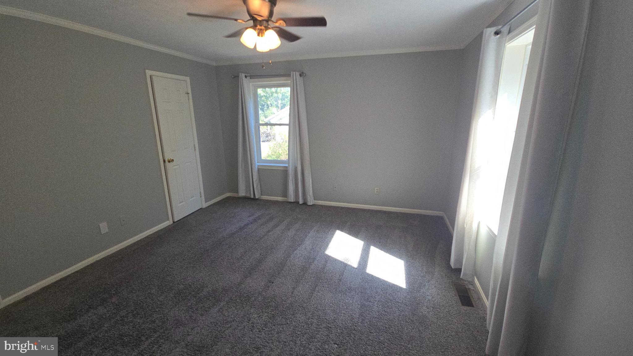 FOXCREST MANOR - Residential