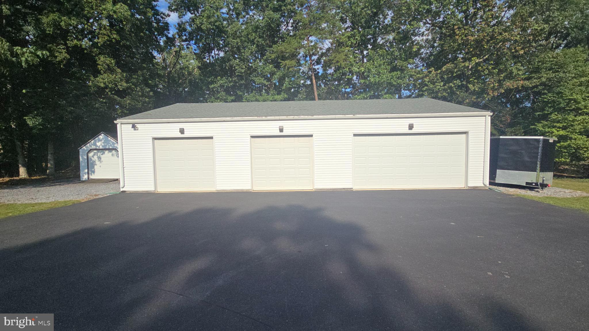 FOXCREST MANOR - Residential