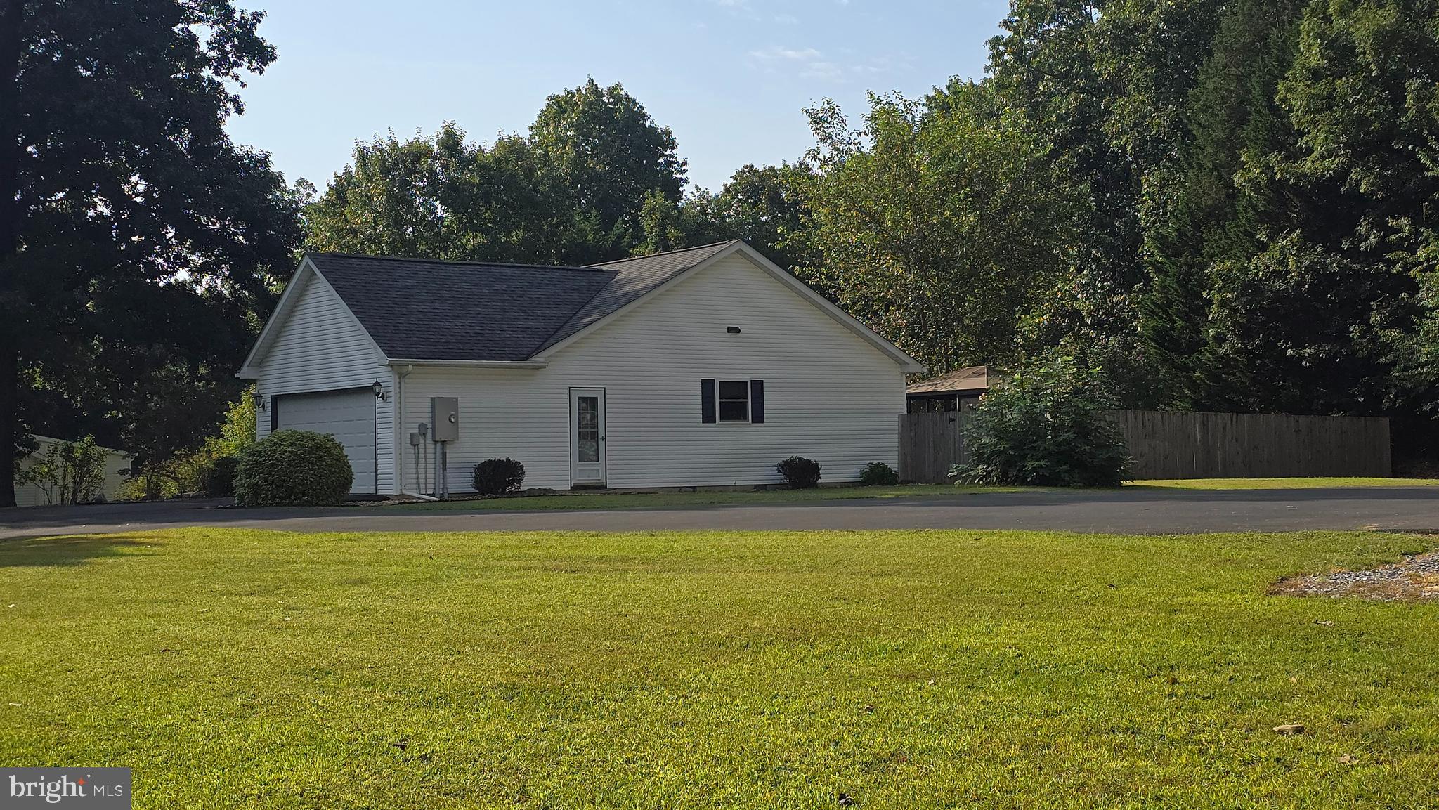 FOXCREST MANOR - Residential