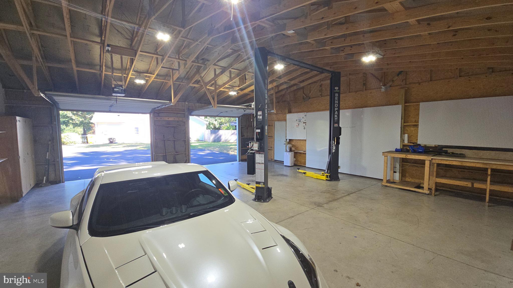 FOXCREST MANOR - Residential