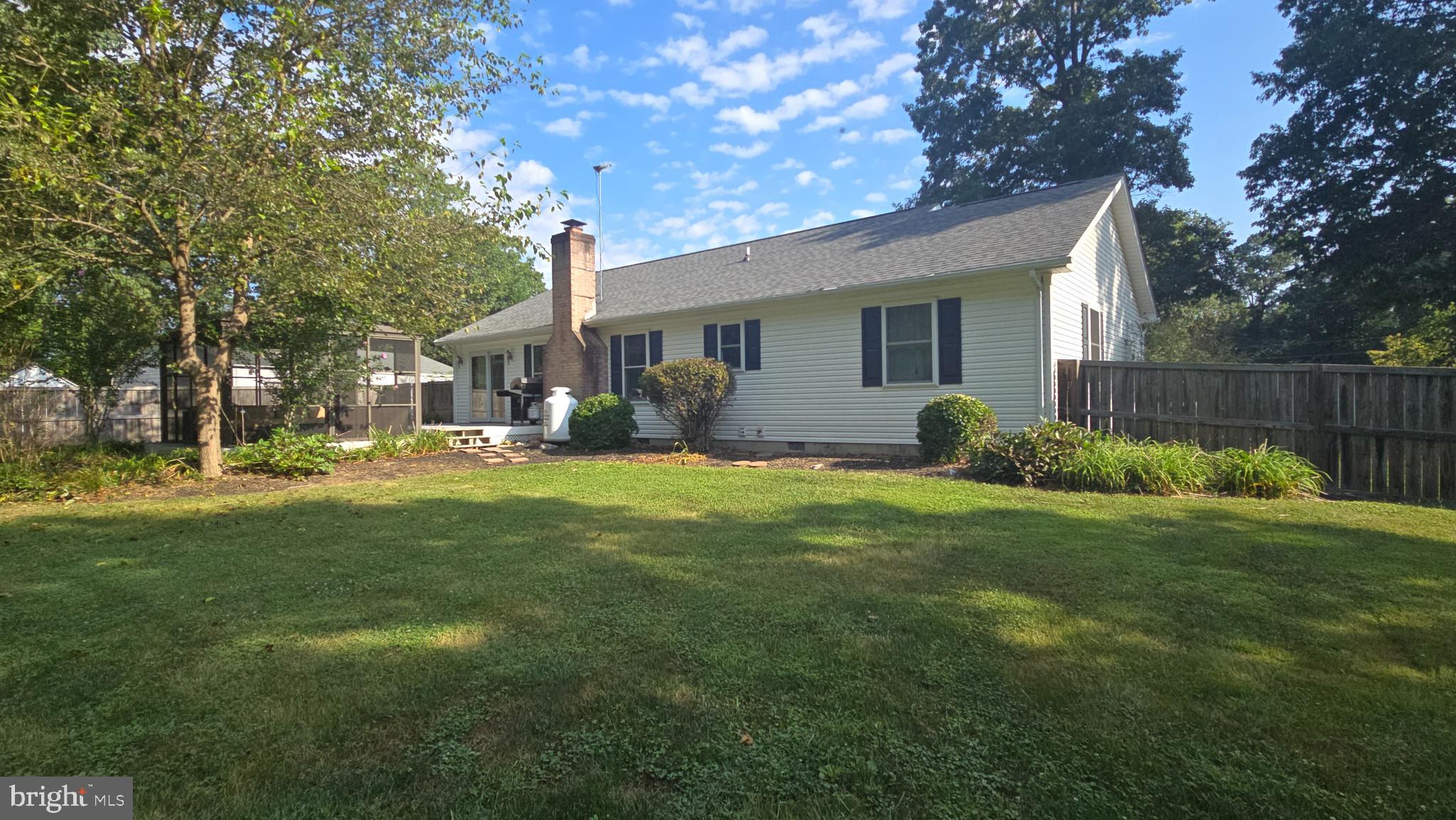 FOXCREST MANOR - Residential