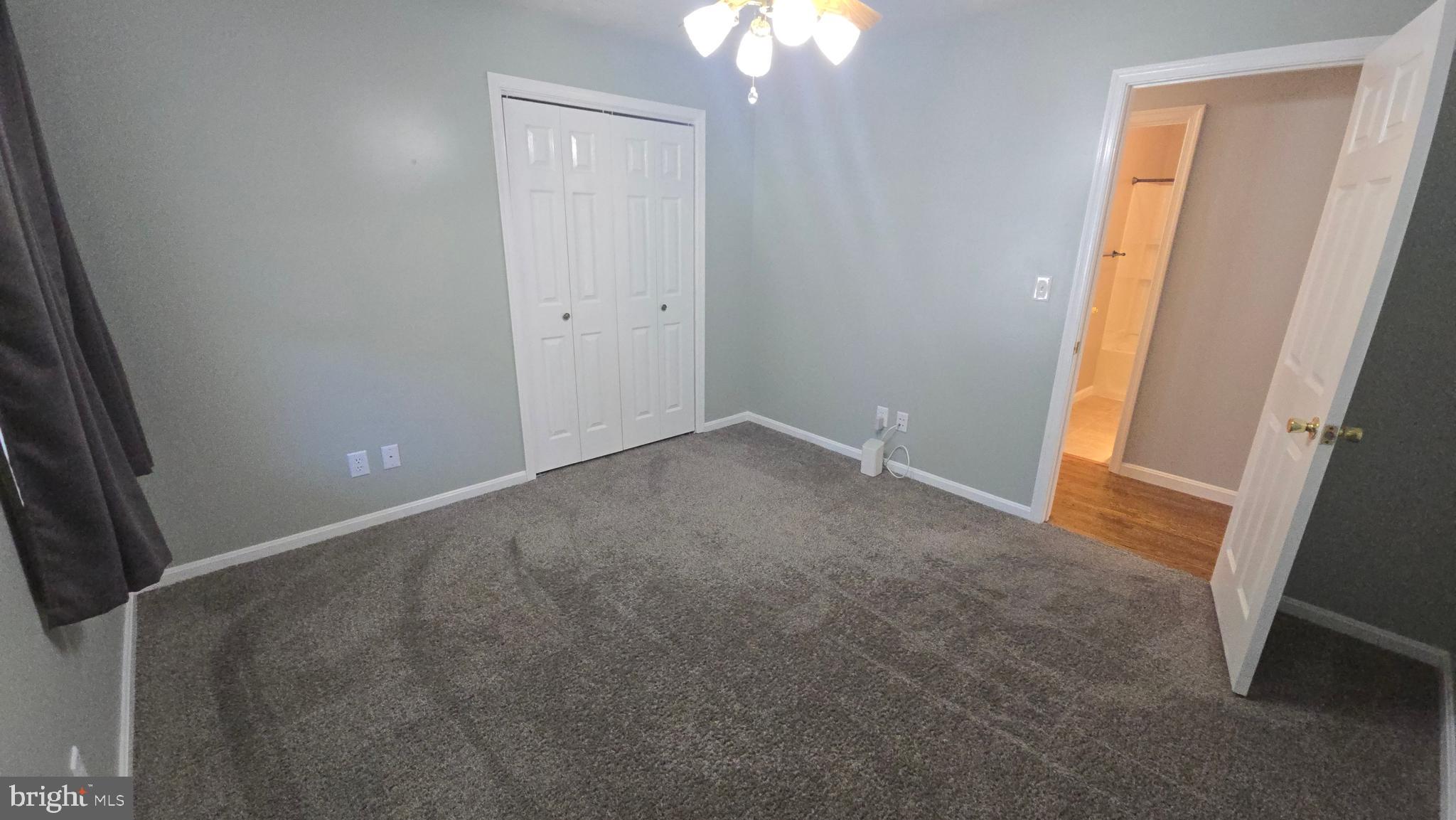 FOXCREST MANOR - Residential