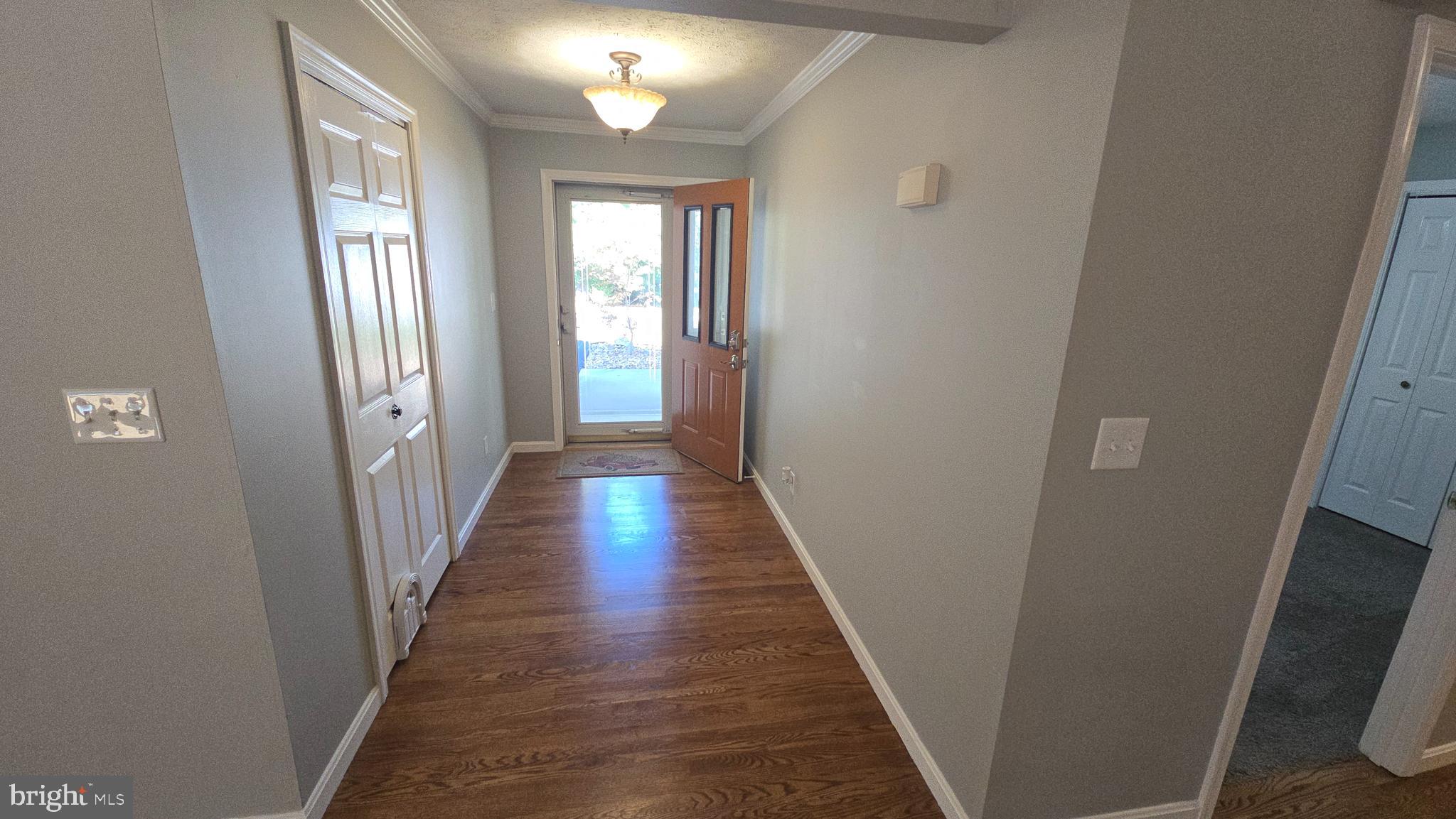 FOXCREST MANOR - Residential