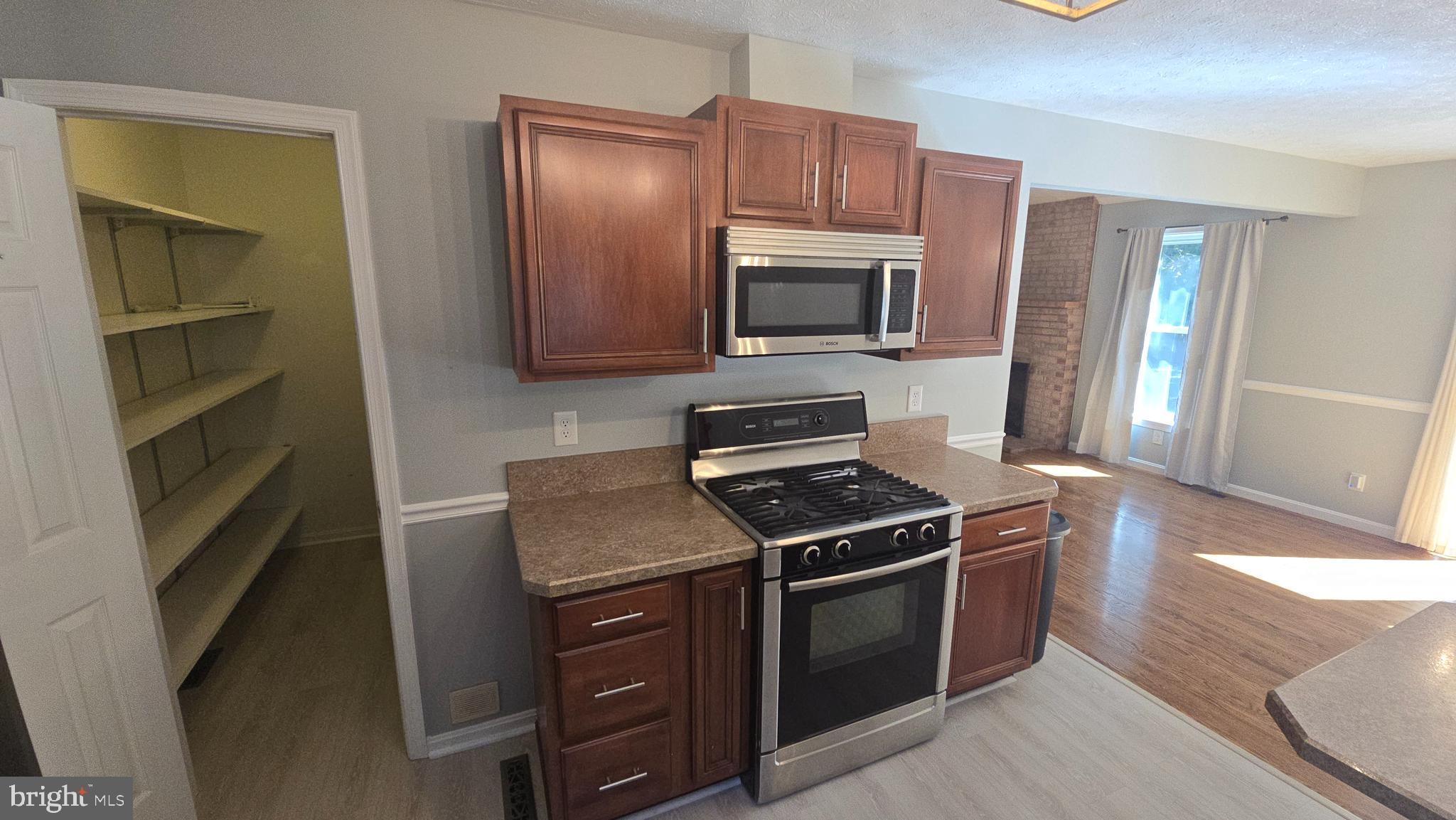 FOXCREST MANOR - Residential