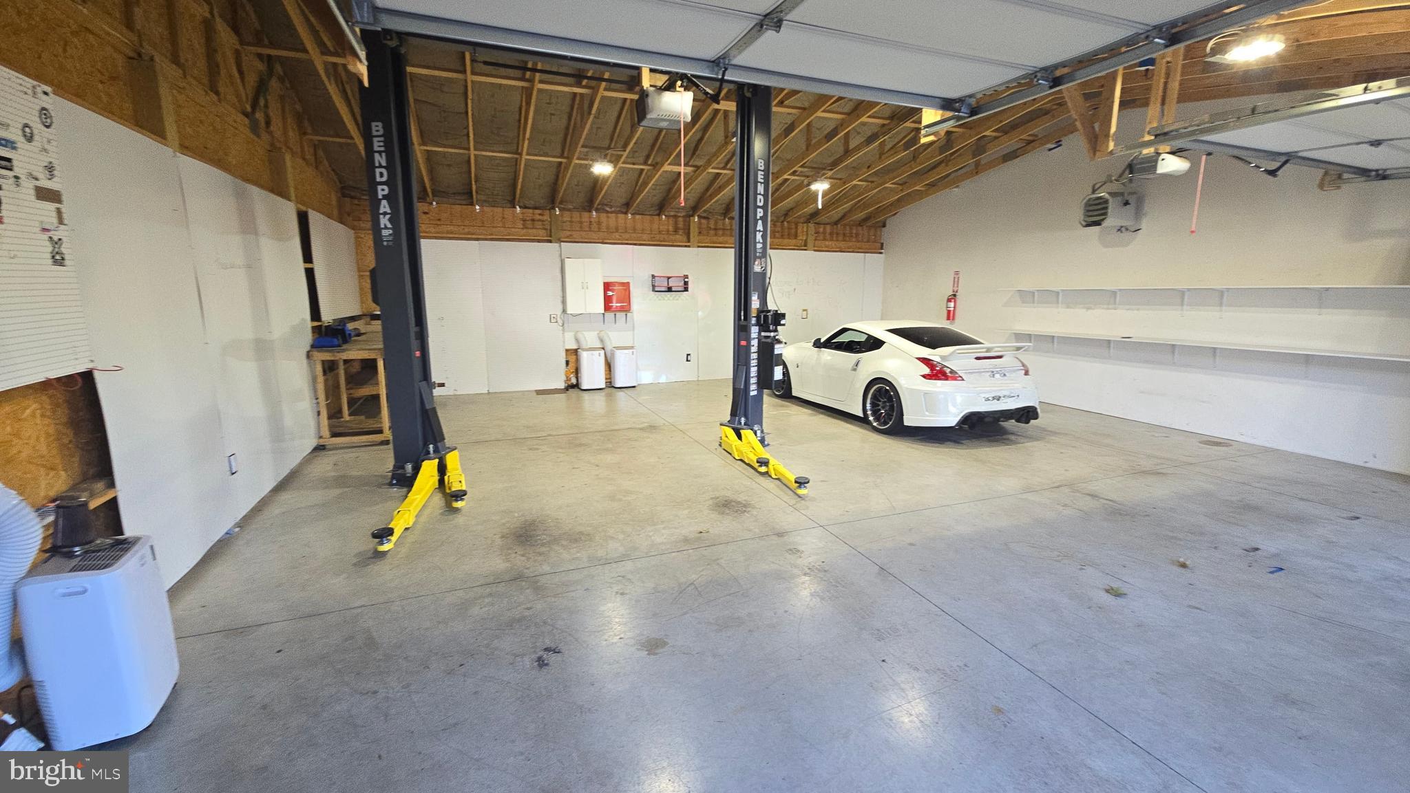 FOXCREST MANOR - Residential