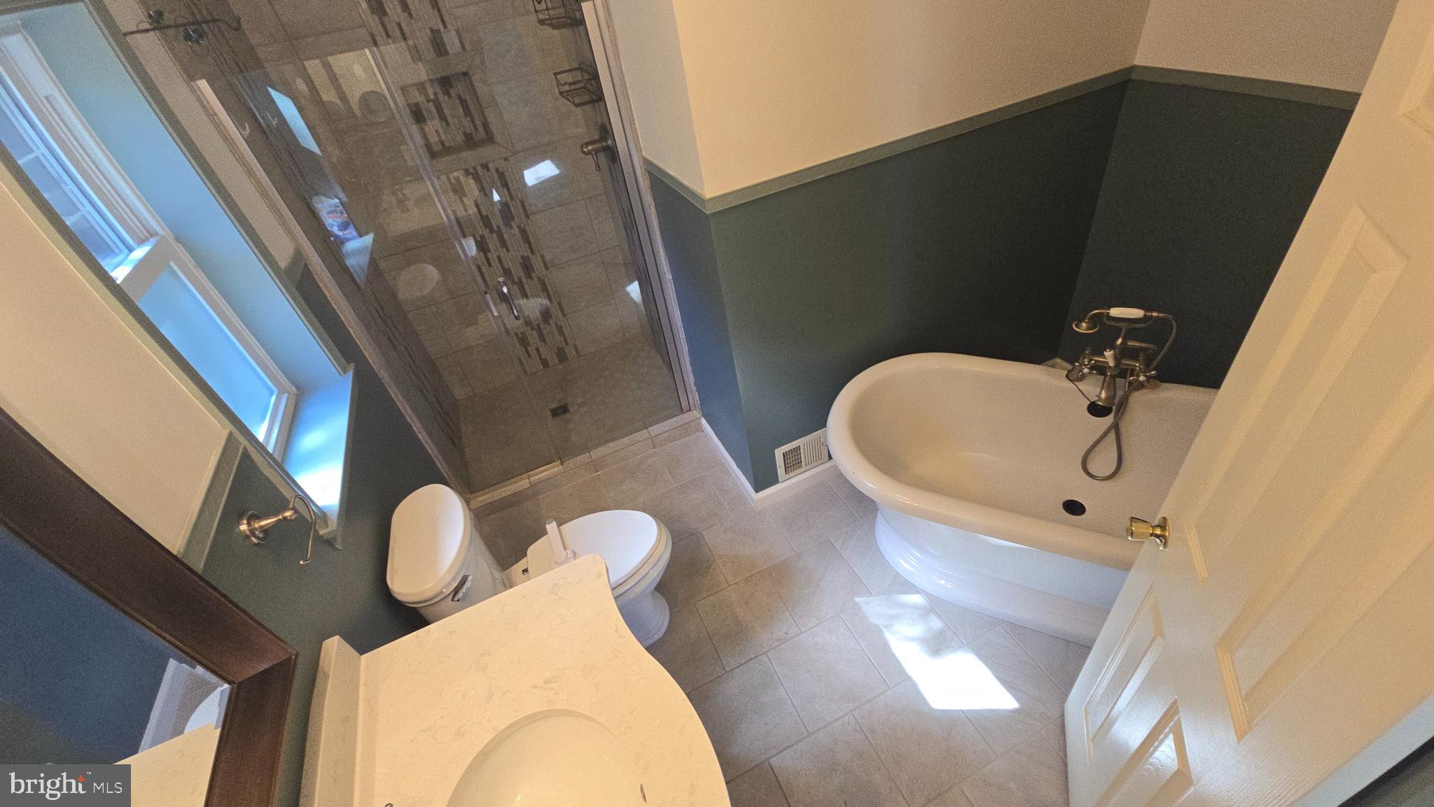 FOXCREST MANOR - Residential