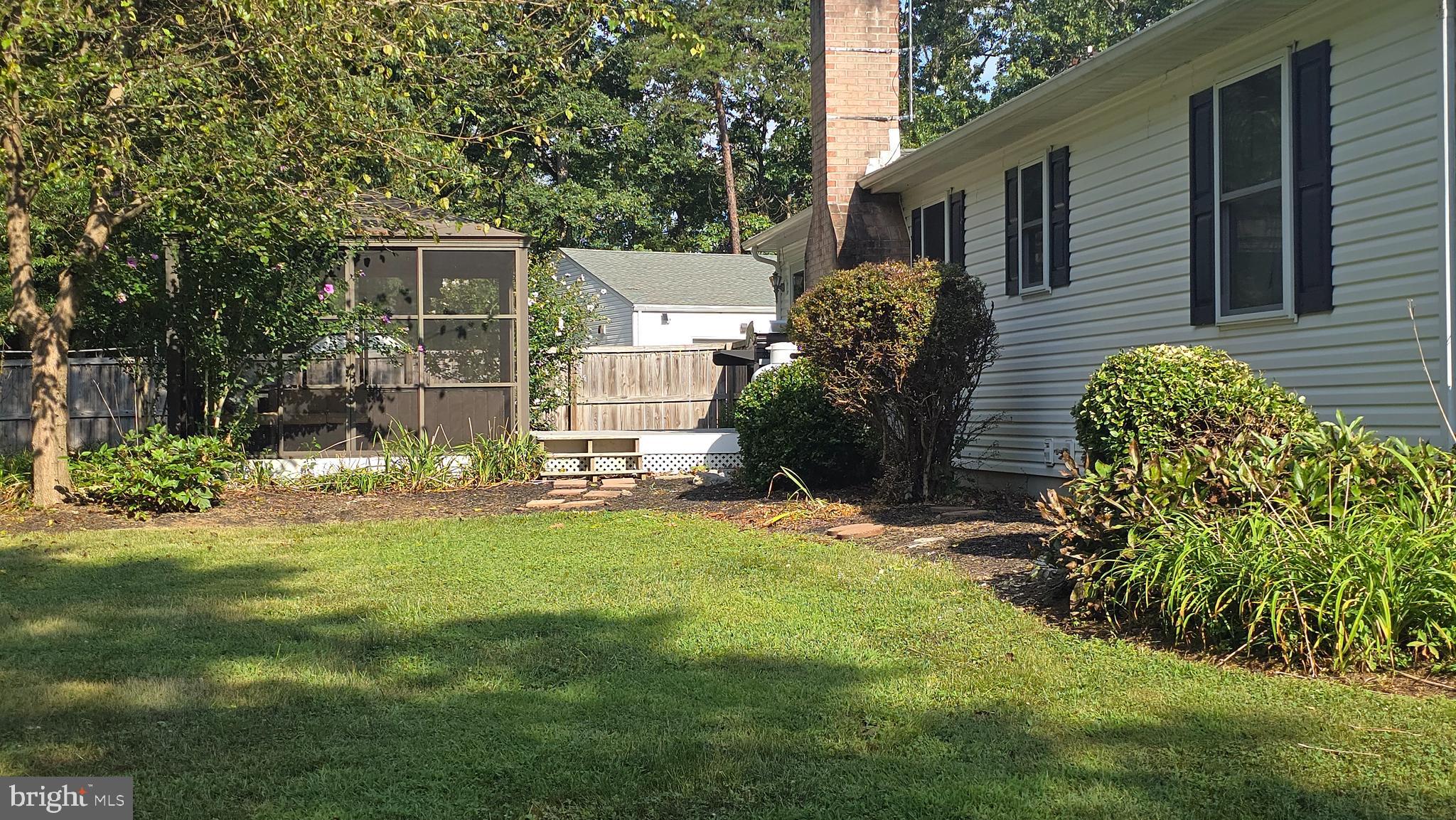 FOXCREST MANOR - Residential