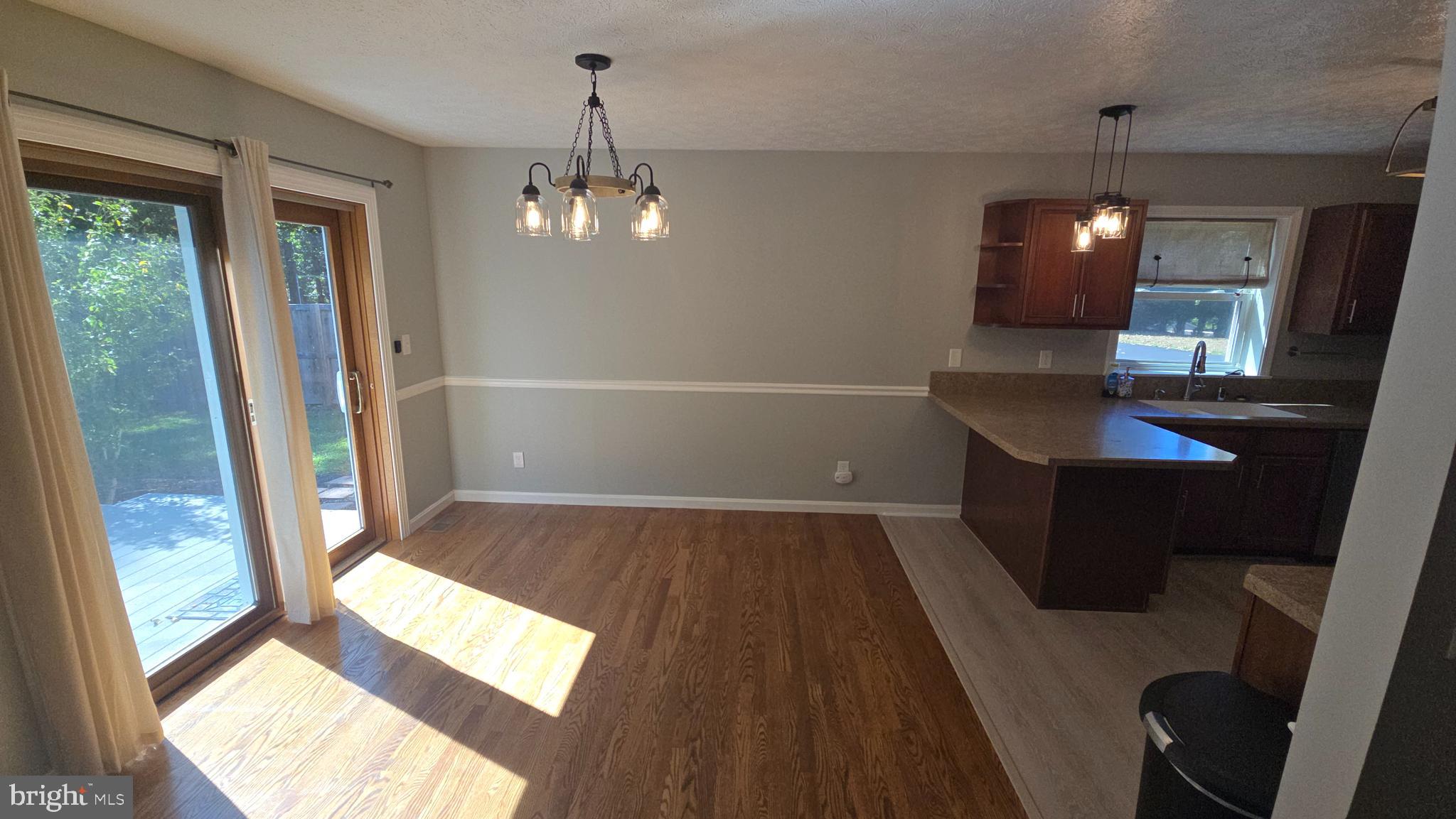 FOXCREST MANOR - Residential