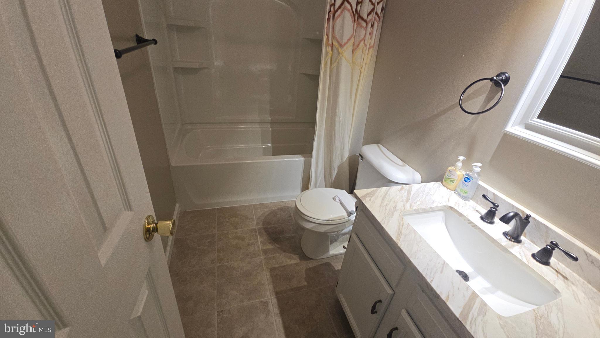 FOXCREST MANOR - Residential