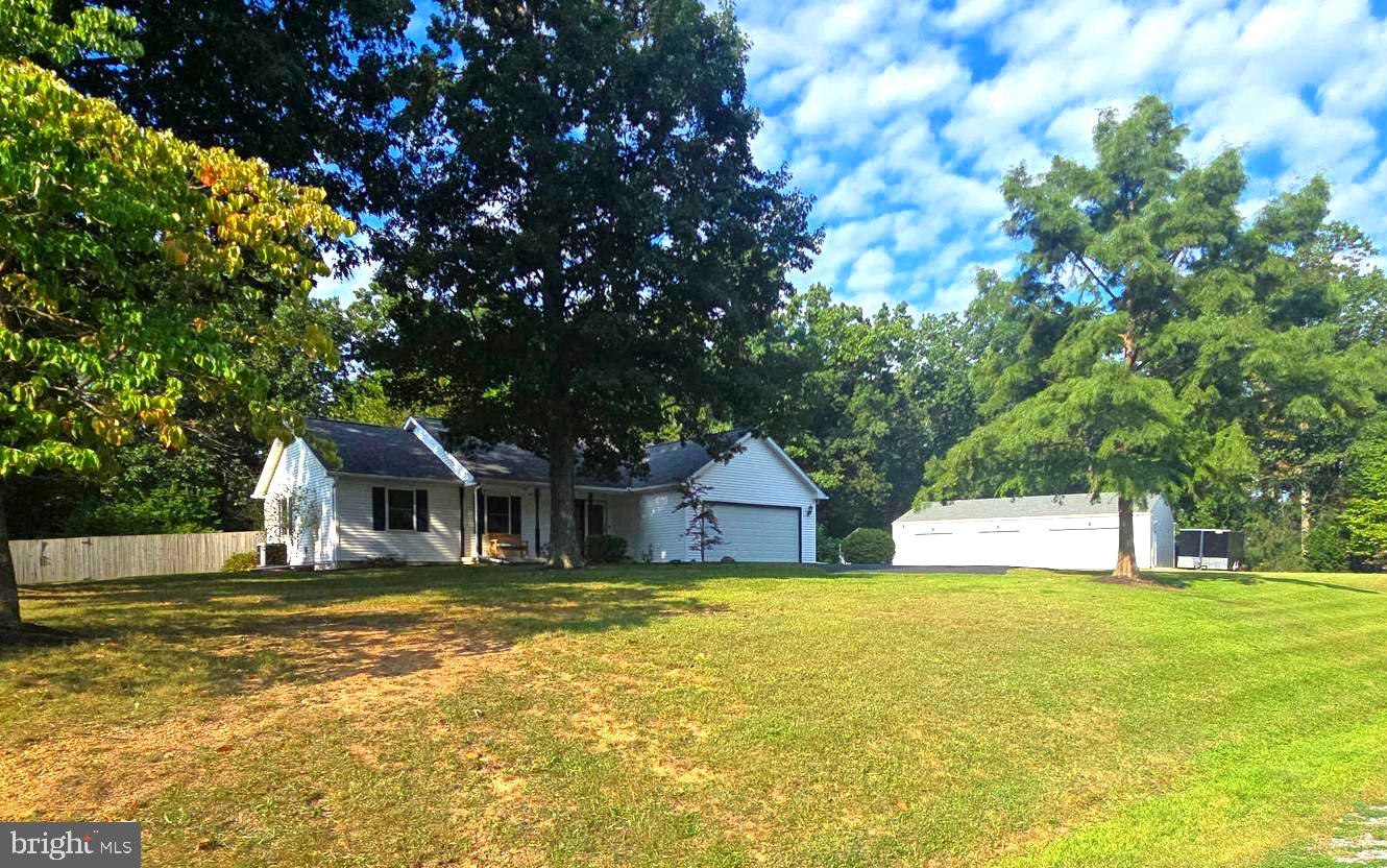 FOXCREST MANOR - Residential