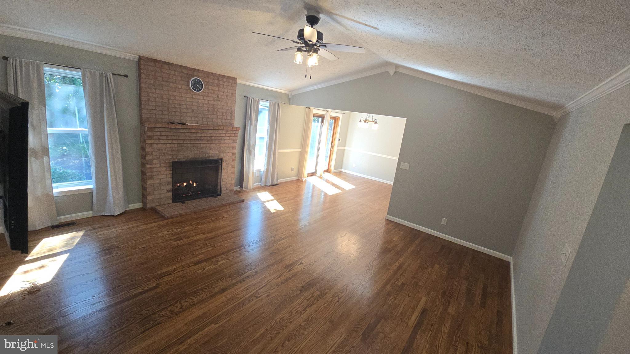 FOXCREST MANOR - Residential