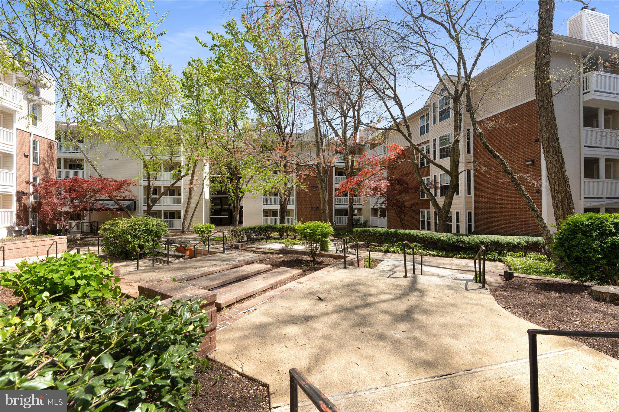 FOUNTAINS AT MCLEAN - Residential