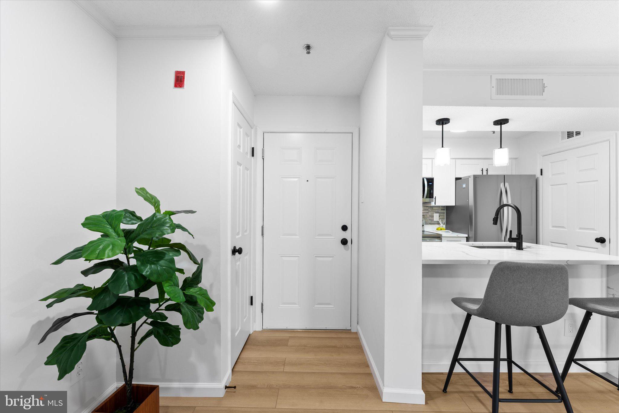 1504 LINCOLN WAY 400