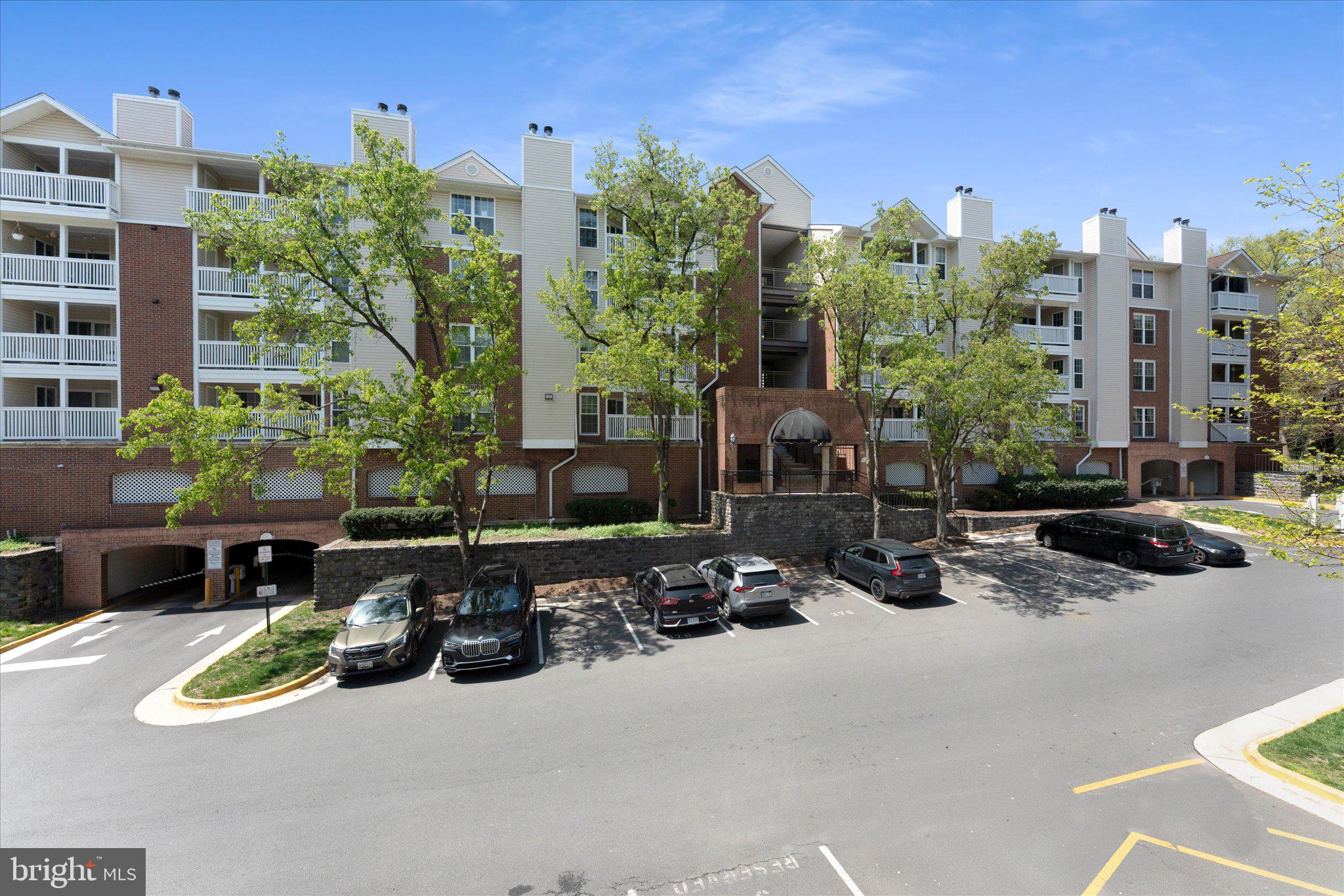 FOUNTAINS AT MCLEAN - Residential