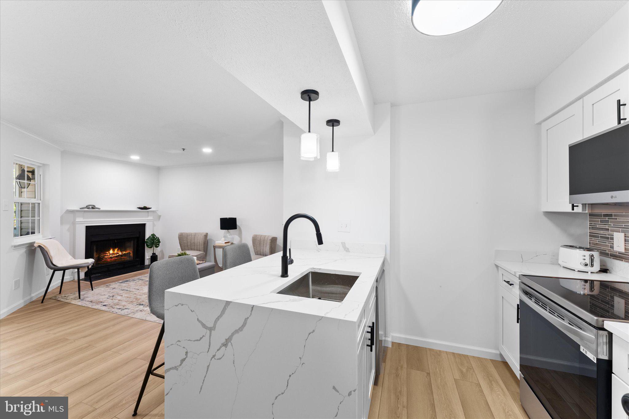 FOUNTAINS AT MCLEAN - Residential