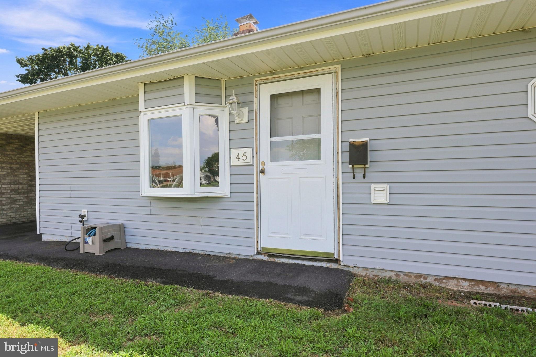 45 LAVENDER LANE