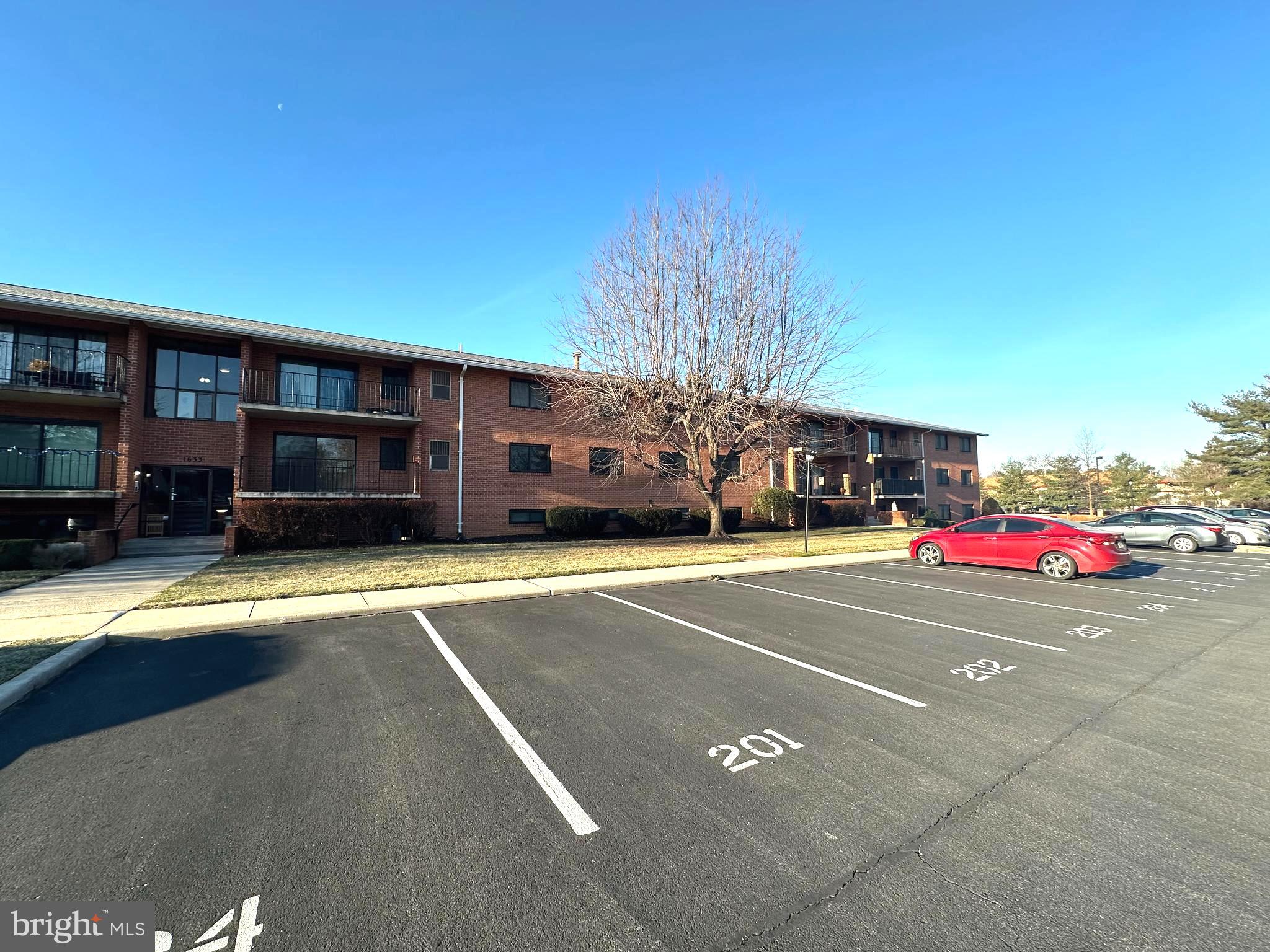 EDGEWOOD - Residential Lease