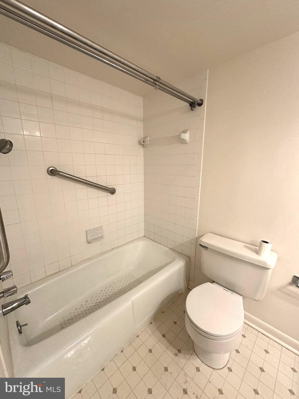 EDGEWOOD - Residential Lease