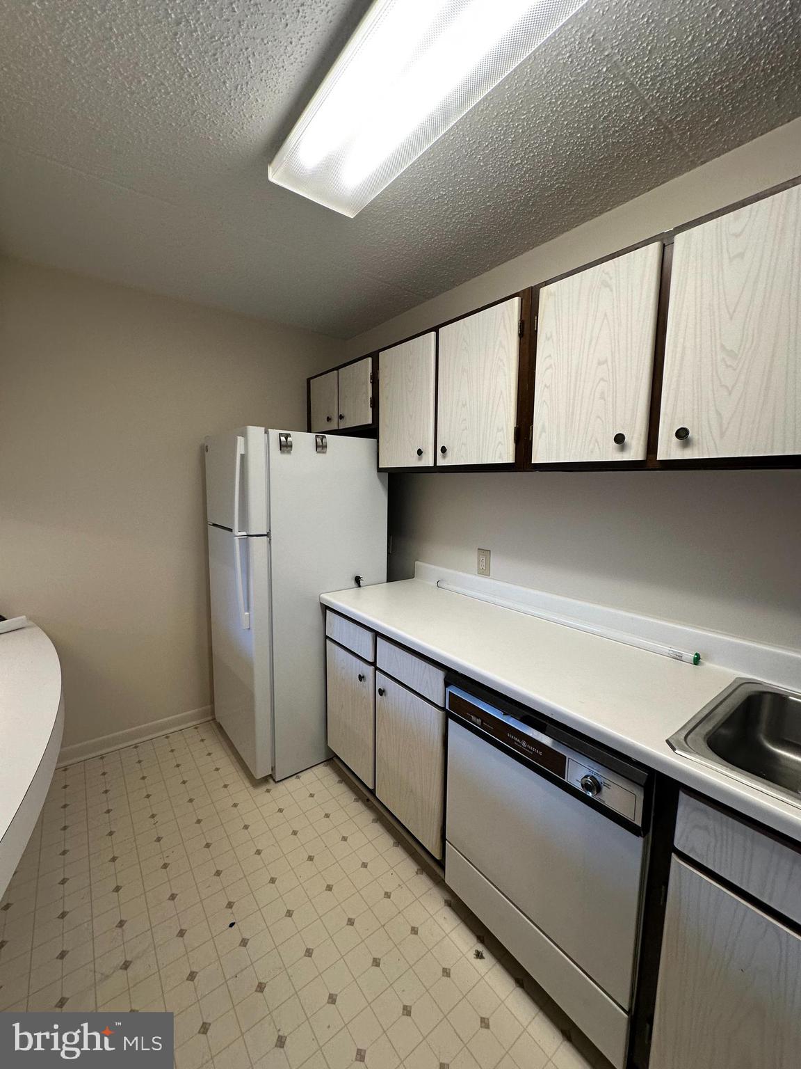 EDGEWOOD - Residential Lease