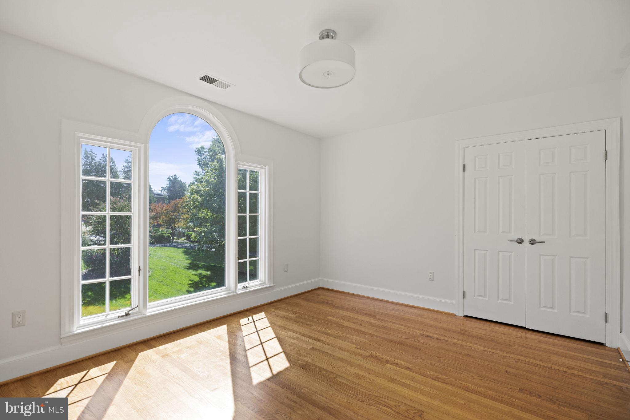 BELLE RIVE - Residential