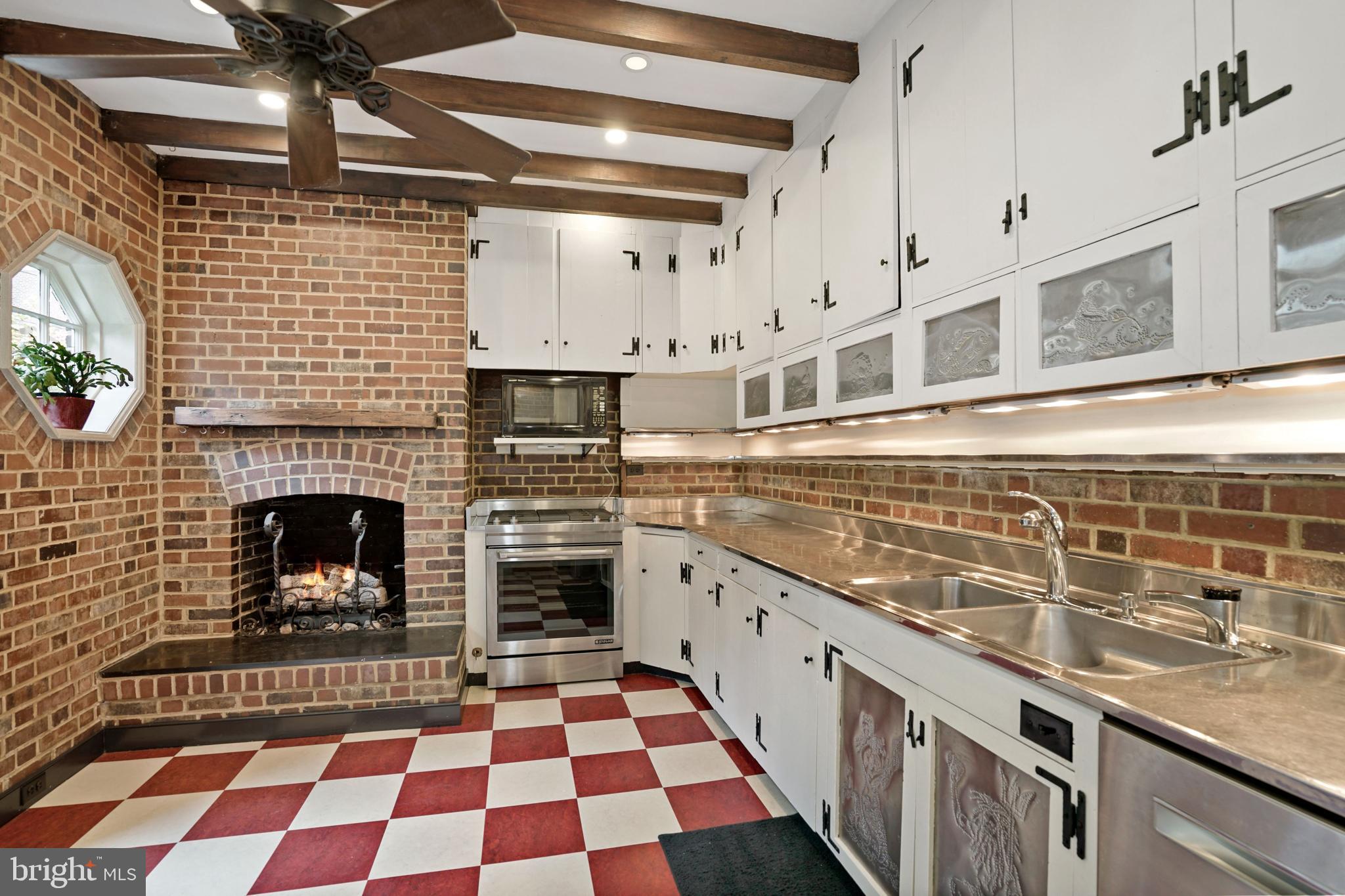 OLD TOWN ALEXANDRIA - Residential